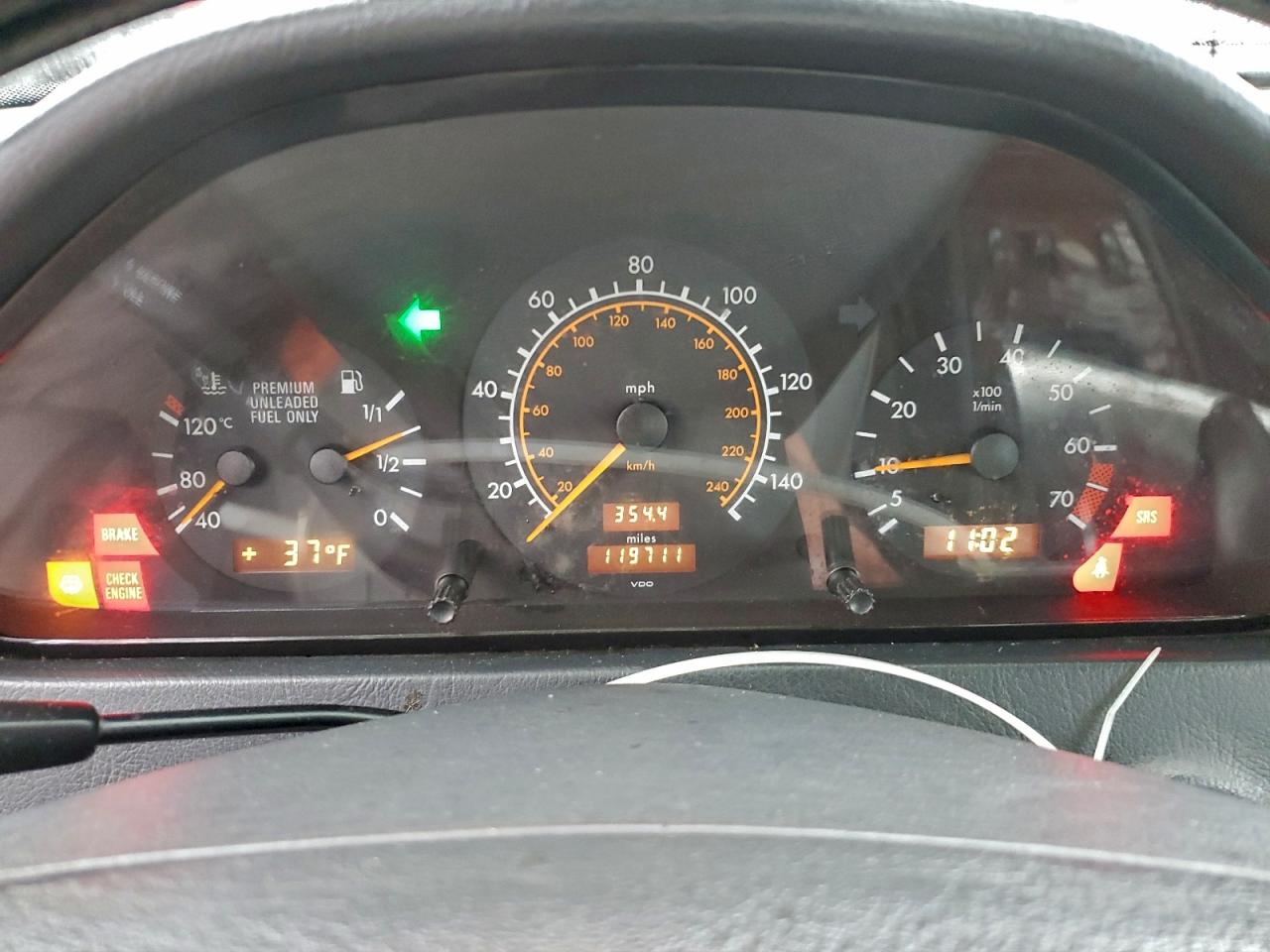 1994 Mercedes-benz C 220 Silver vin: WDBHA22E3RF083923