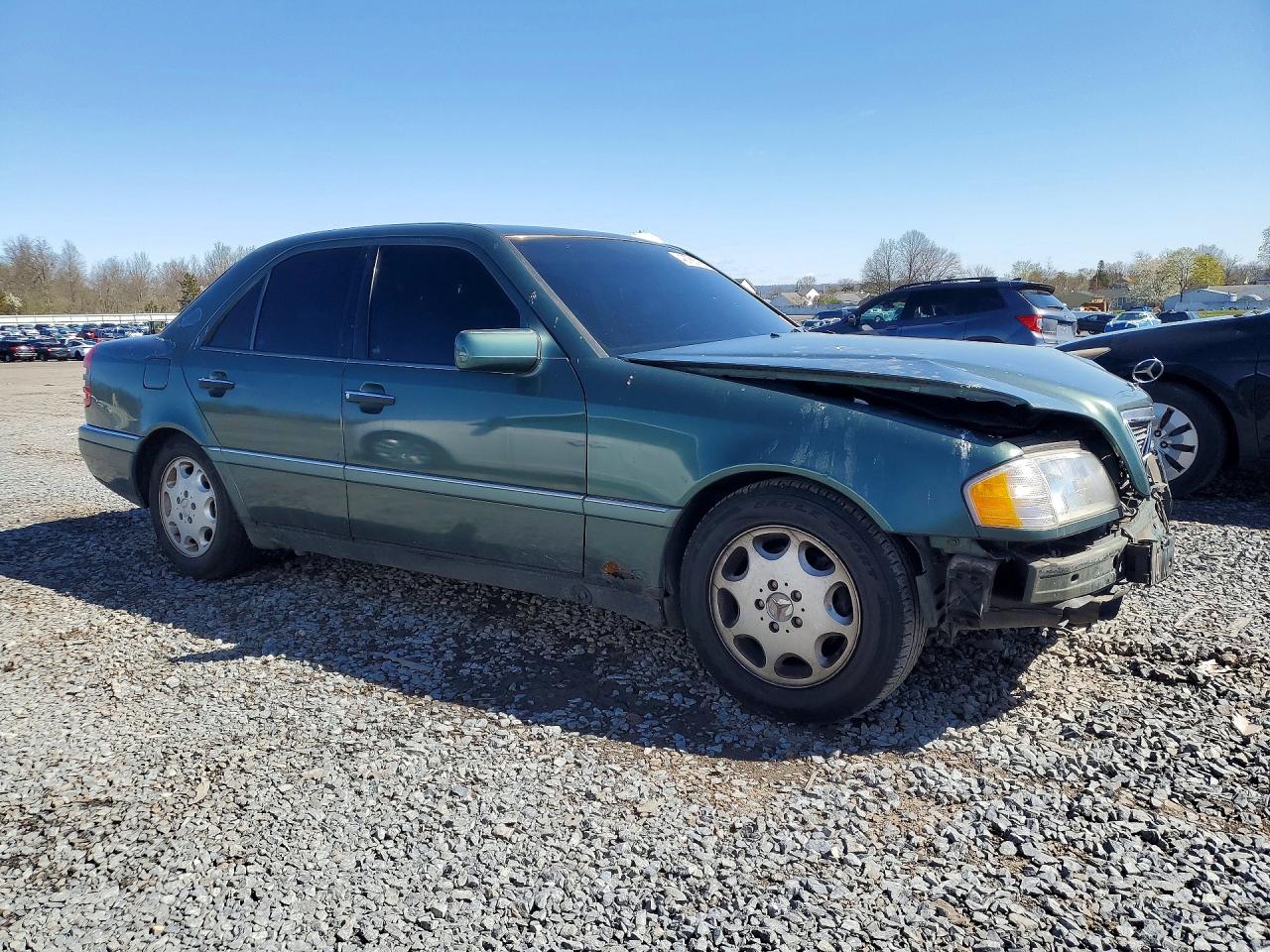 1994 Mercedes-benz C 220 Green vin: WDBHA22E3RF092413