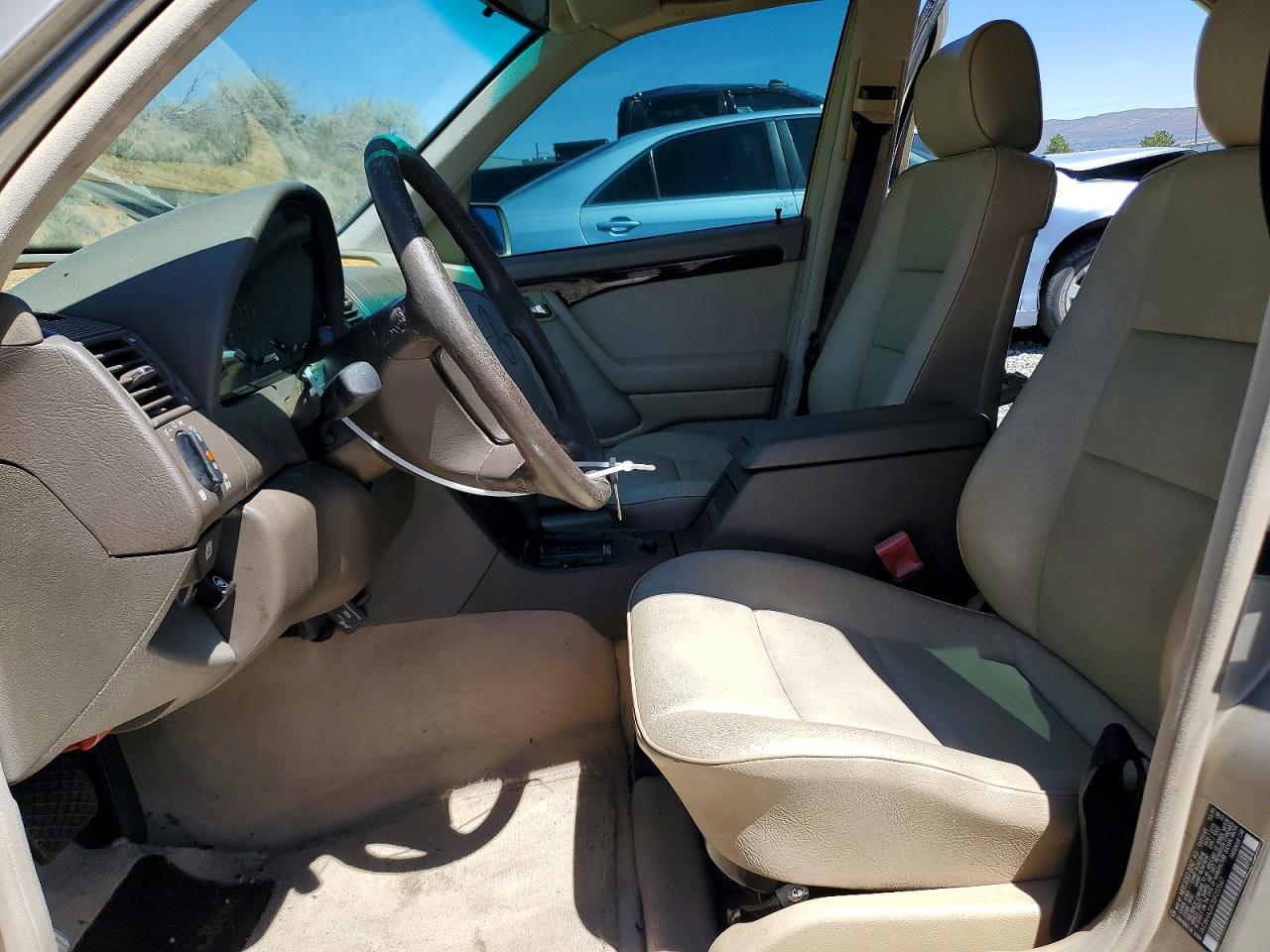 1995 Mercedes-benz C 220 Gold vin: WDBHA22E3SF237567