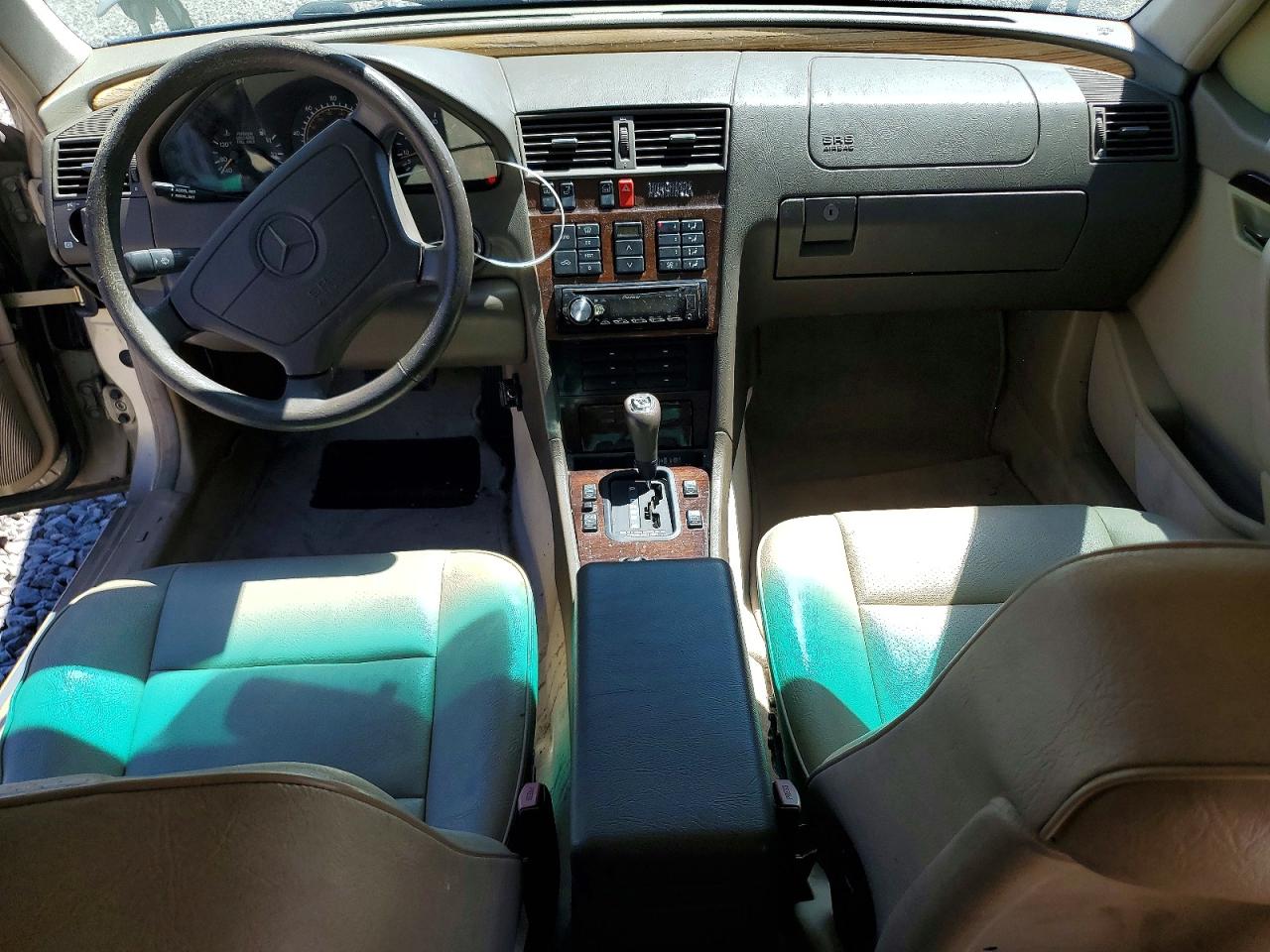 1995 Mercedes-benz C 220 Gold vin: WDBHA22E3SF237567