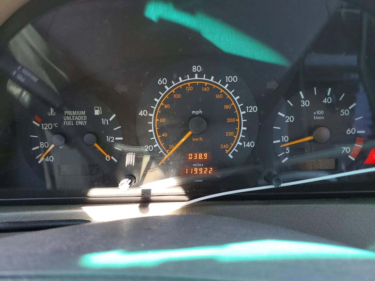 1995 Mercedes-benz C 220 Gold vin: WDBHA22E3SF237567