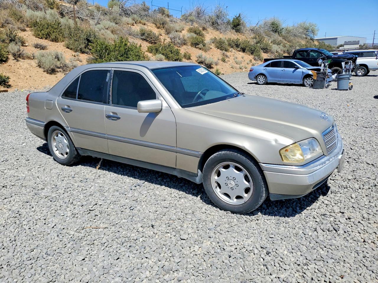 1995 Mercedes-benz C 220 Gold vin: WDBHA22E3SF237567