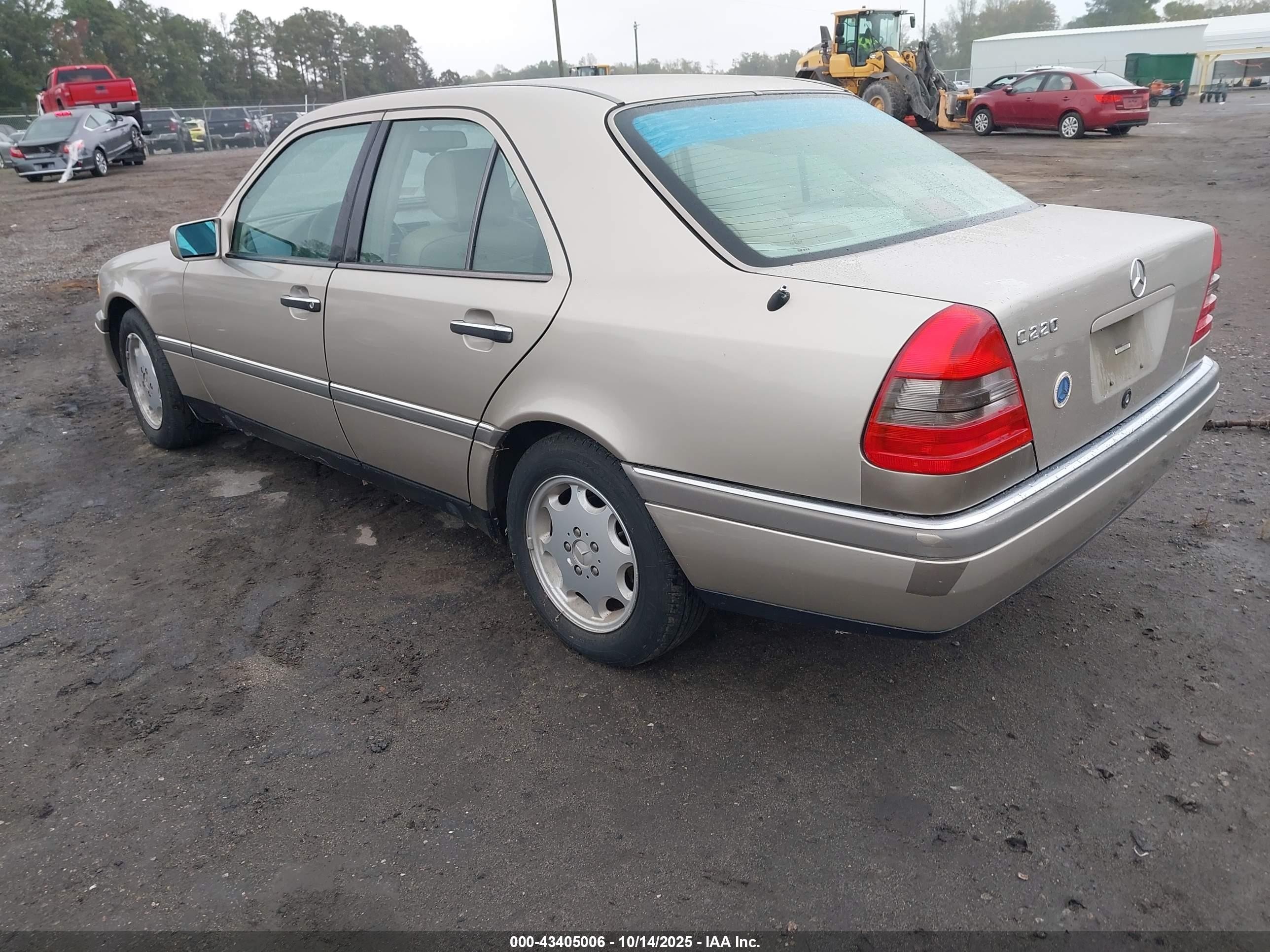1996 Mercedes-benz C 220 Gold vin: WDBHA22E3TF382223