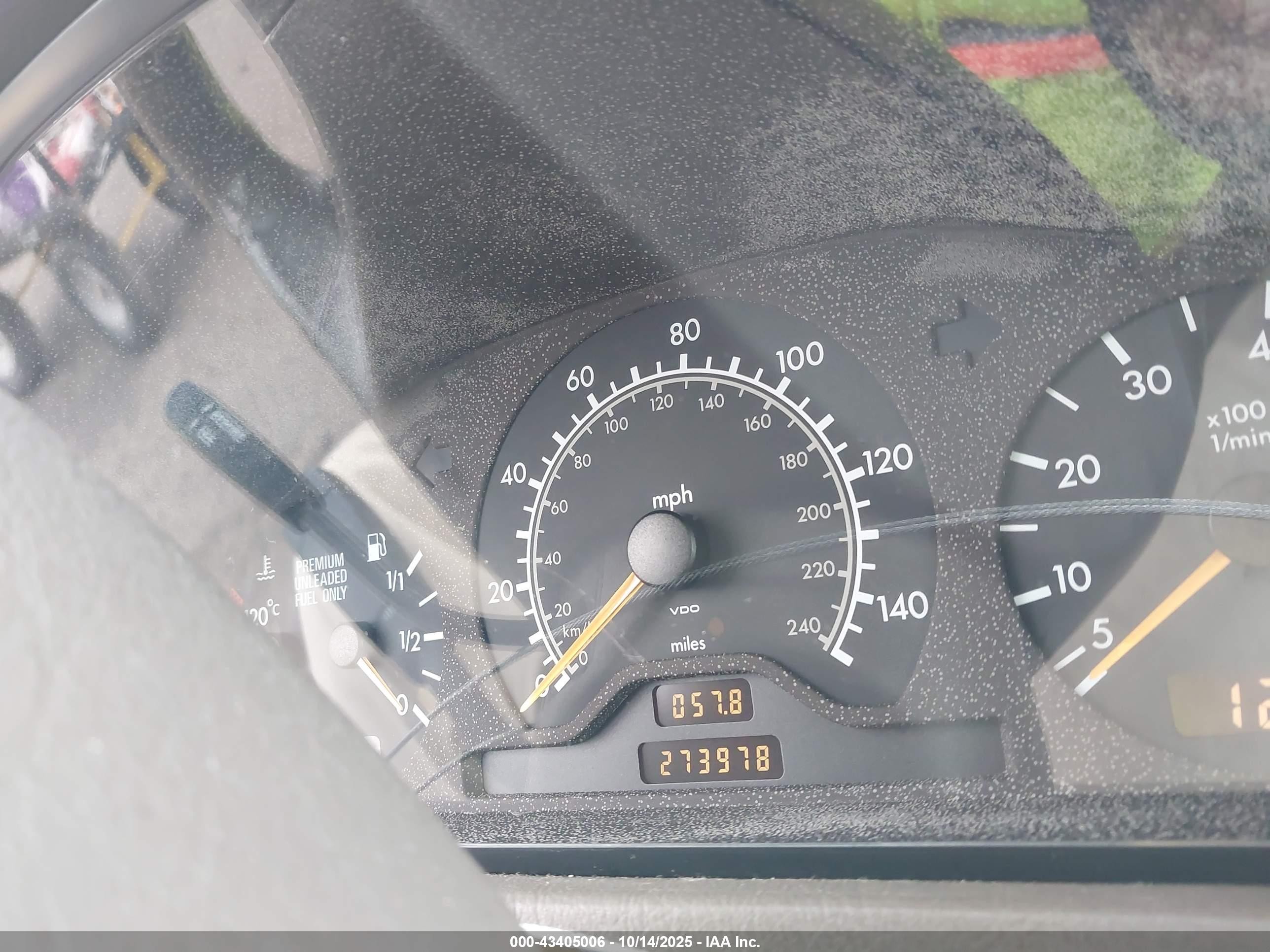 1996 Mercedes-benz C 220 Gold vin: WDBHA22E3TF382223