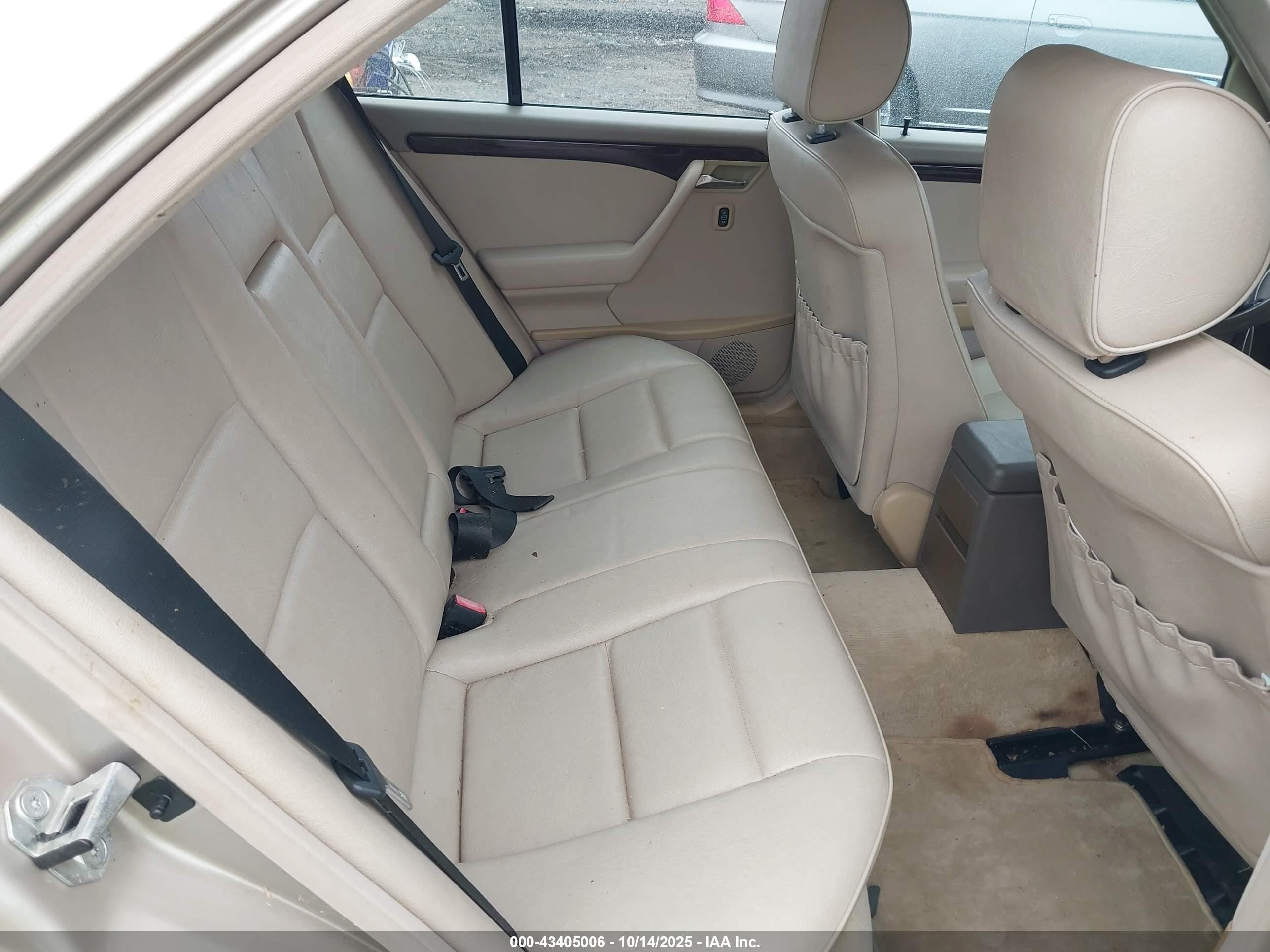1996 Mercedes-benz C 220 Gold vin: WDBHA22E3TF382223