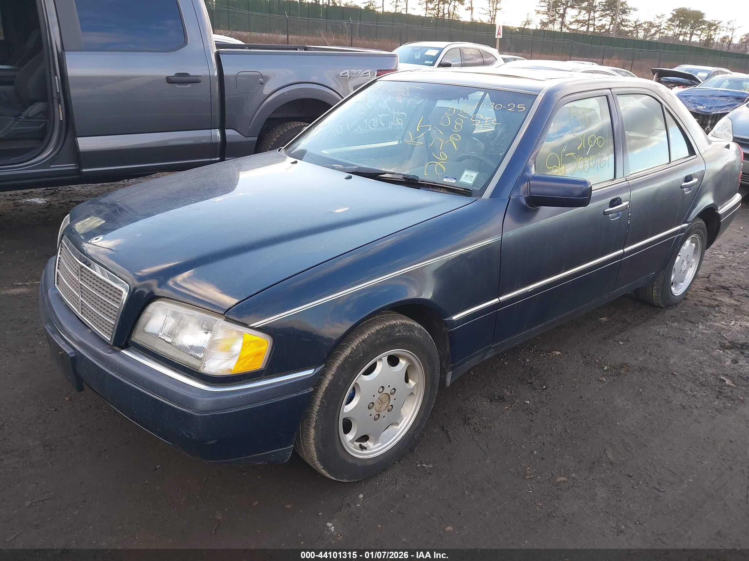 1996 Mercedes-benz C 220 Blue vin: WDBHA22E4TF413947