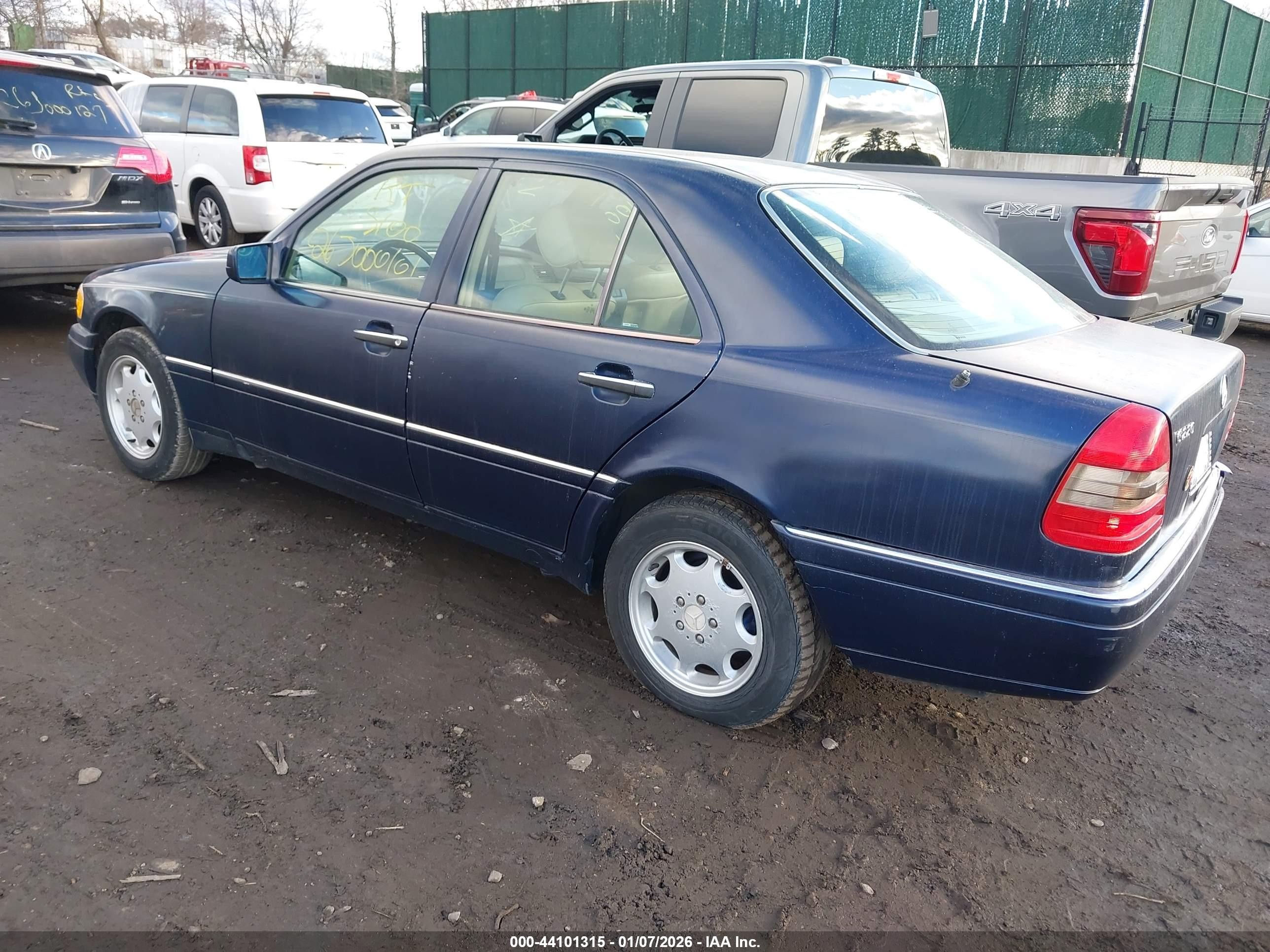 1996 Mercedes-benz C 220 Blue vin: WDBHA22E4TF413947