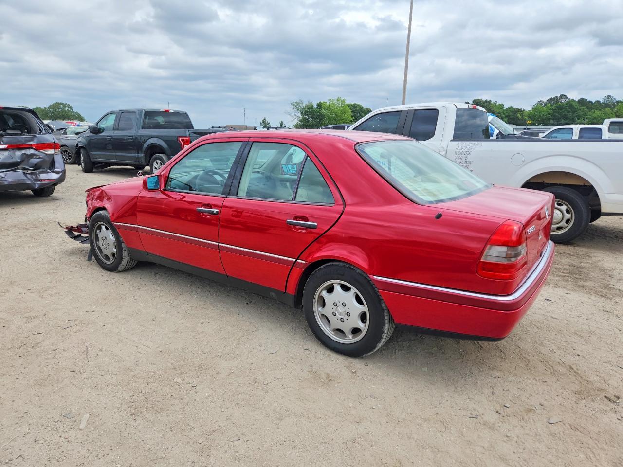 1995 Mercedes-benz C 220 Red vin: WDBHA22E5SF225016