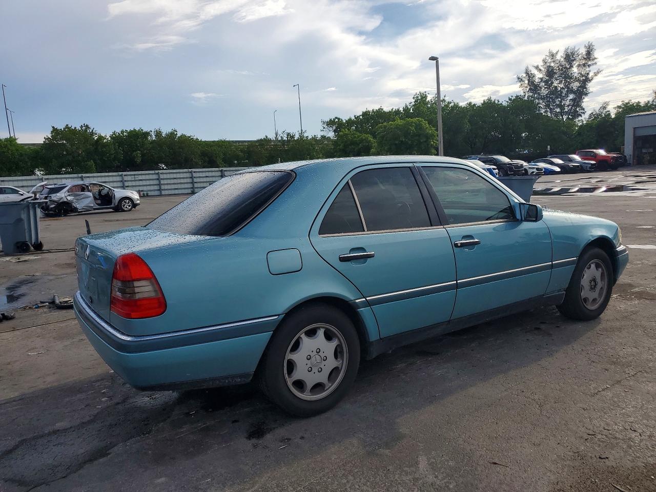 1994 Mercedes-benz C 220 Turquoise vin: WDBHA22E6RF071975