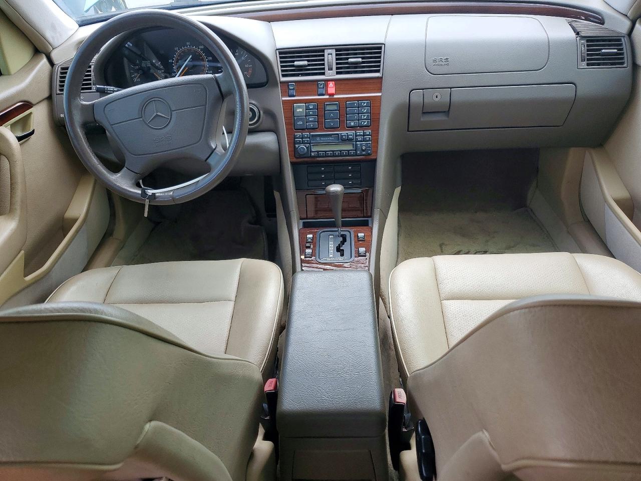 1994 Mercedes-benz C 220 Turquoise vin: WDBHA22E6RF071975