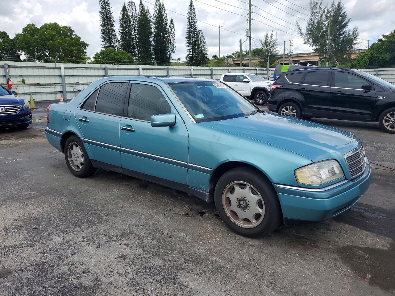 1994 Mercedes-benz C 220 Turquoise vin: WDBHA22E6RF071975
