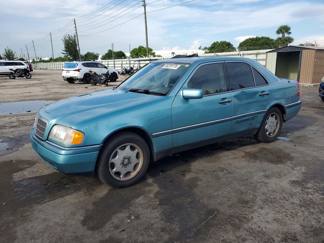 WDBHA22E6RF071975
