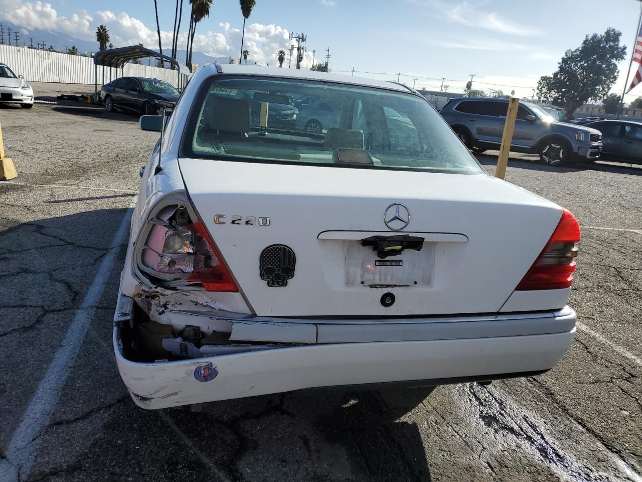 1994 Mercedes-benz C 220 White vin: WDBHA22E6RF078876