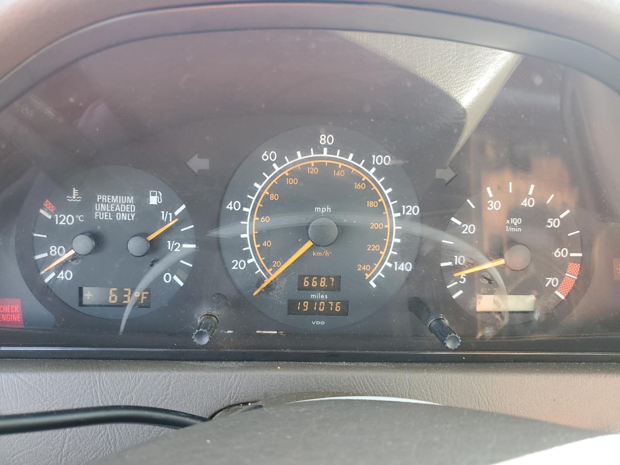 1994 Mercedes-benz C 220 White vin: WDBHA22E6RF078876