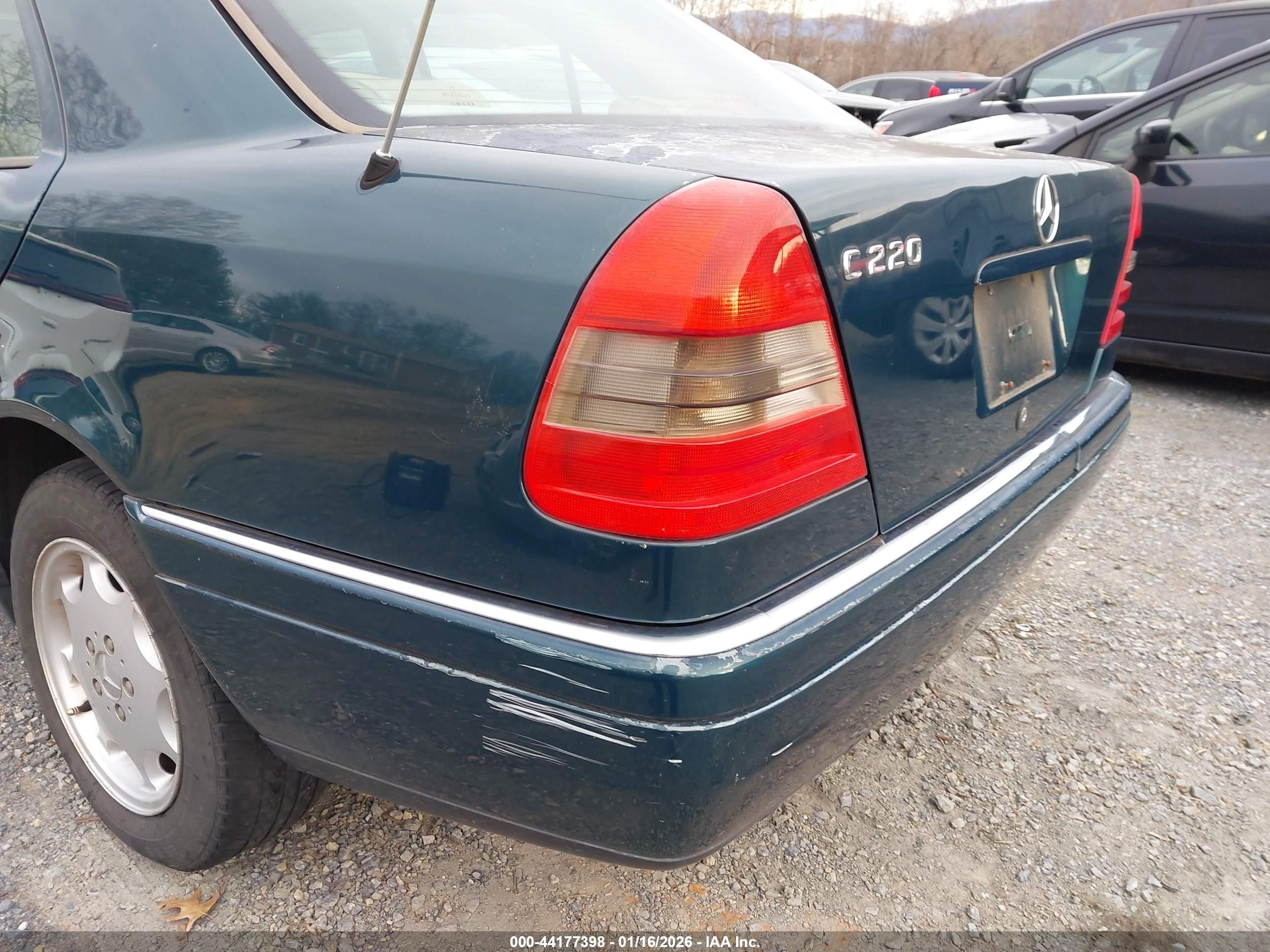 1996 Mercedes-benz C 220 Green vin: WDBHA22E6TF336000