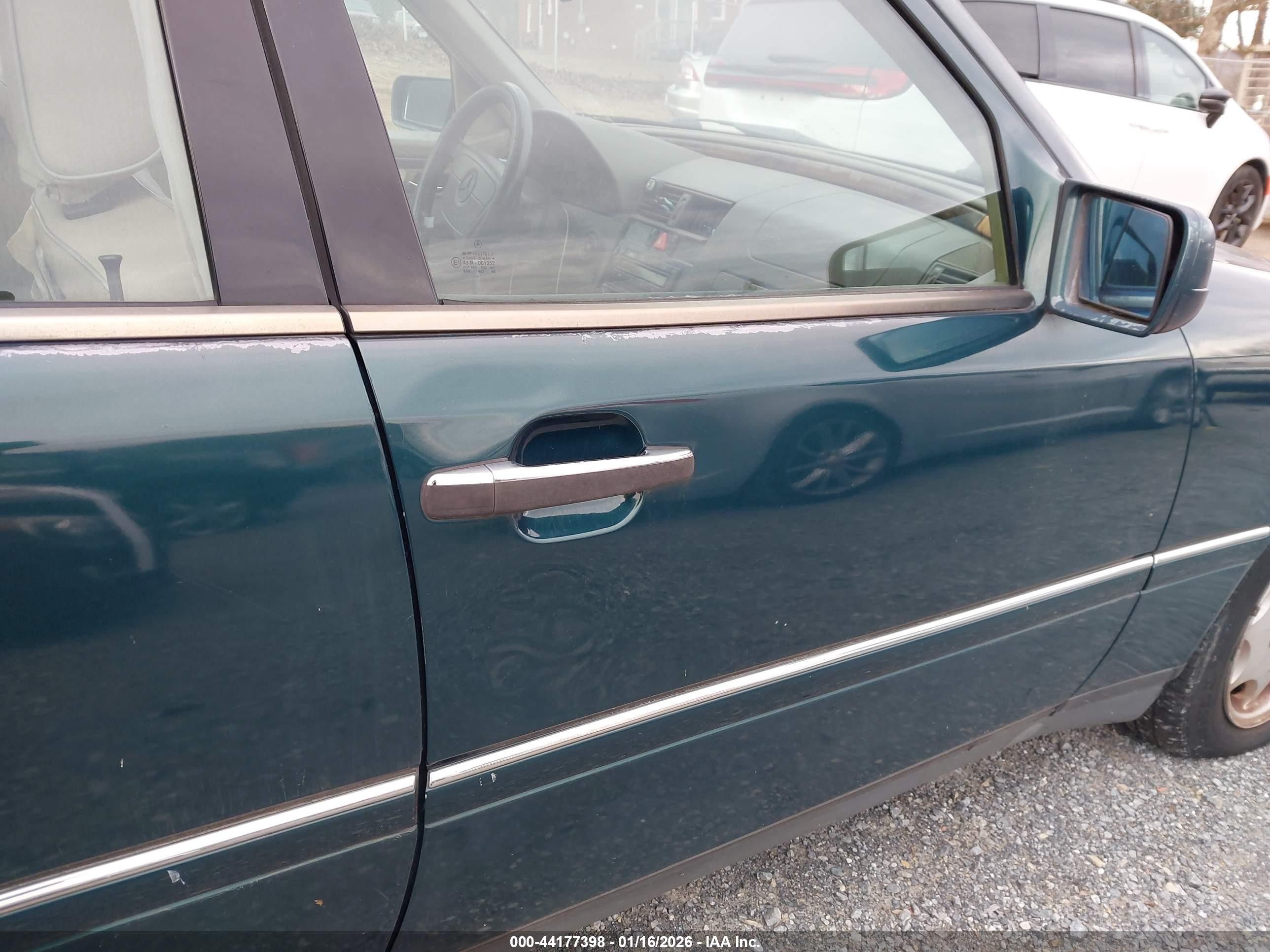 1996 Mercedes-benz C 220 Green vin: WDBHA22E6TF336000
