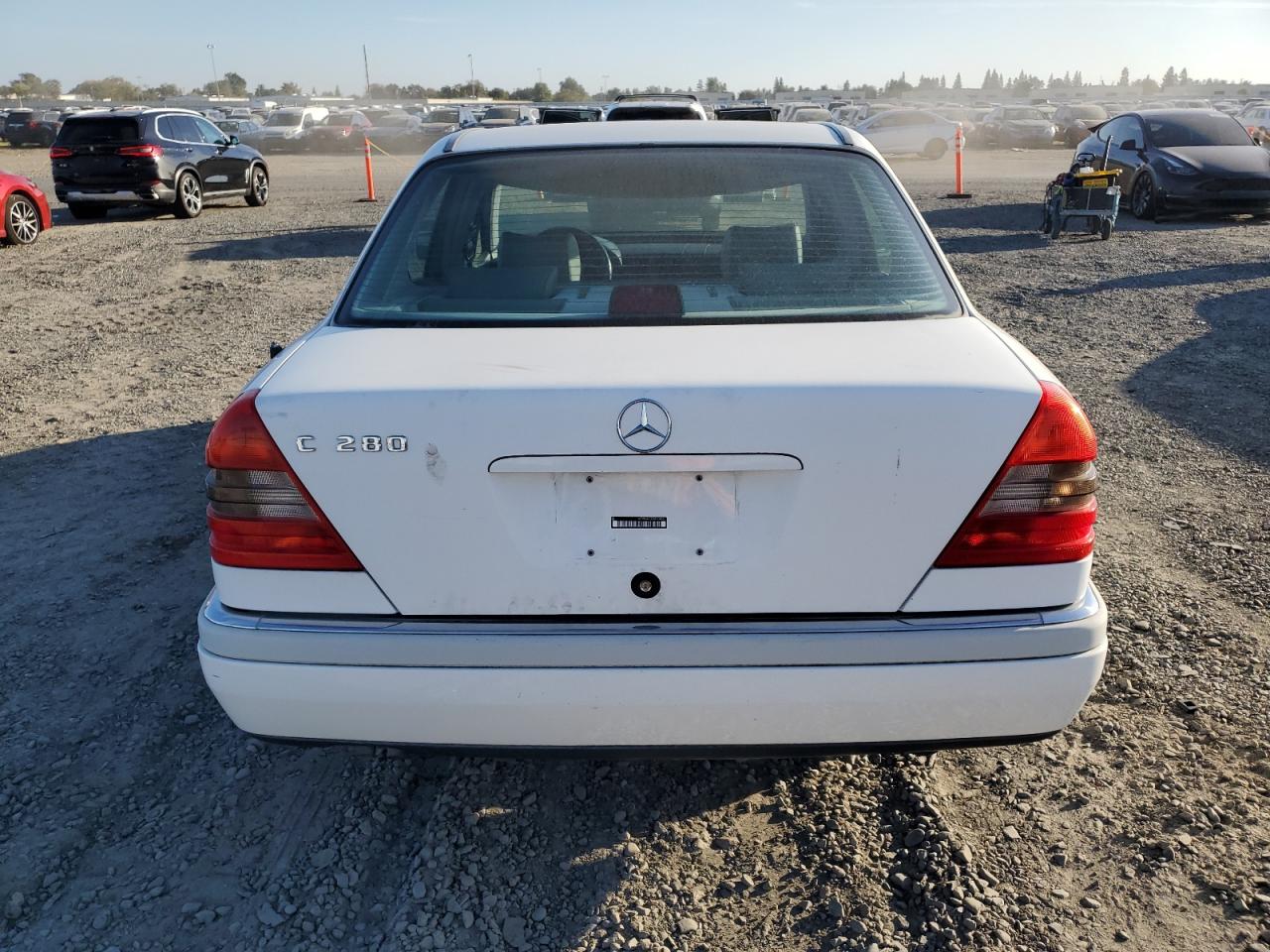 1994 Mercedes-benz C 220 White vin: WDBHA22E7RF004365