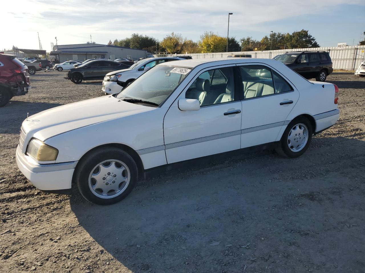 1994 Mercedes-benz C 220 White vin: WDBHA22E7RF004365