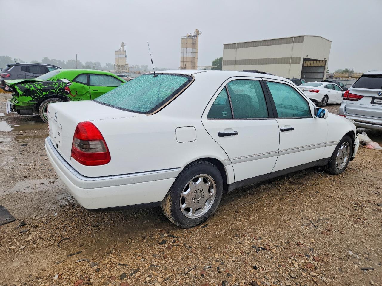 1994 Mercedes-benz C 220 Белый vin: WDBHA22E8RF038203
