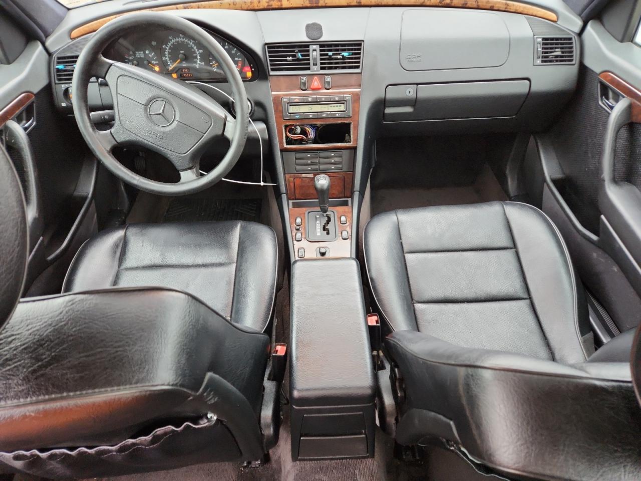 1996 Mercedes-benz C 220 White vin: WDBHA22E8TF457756