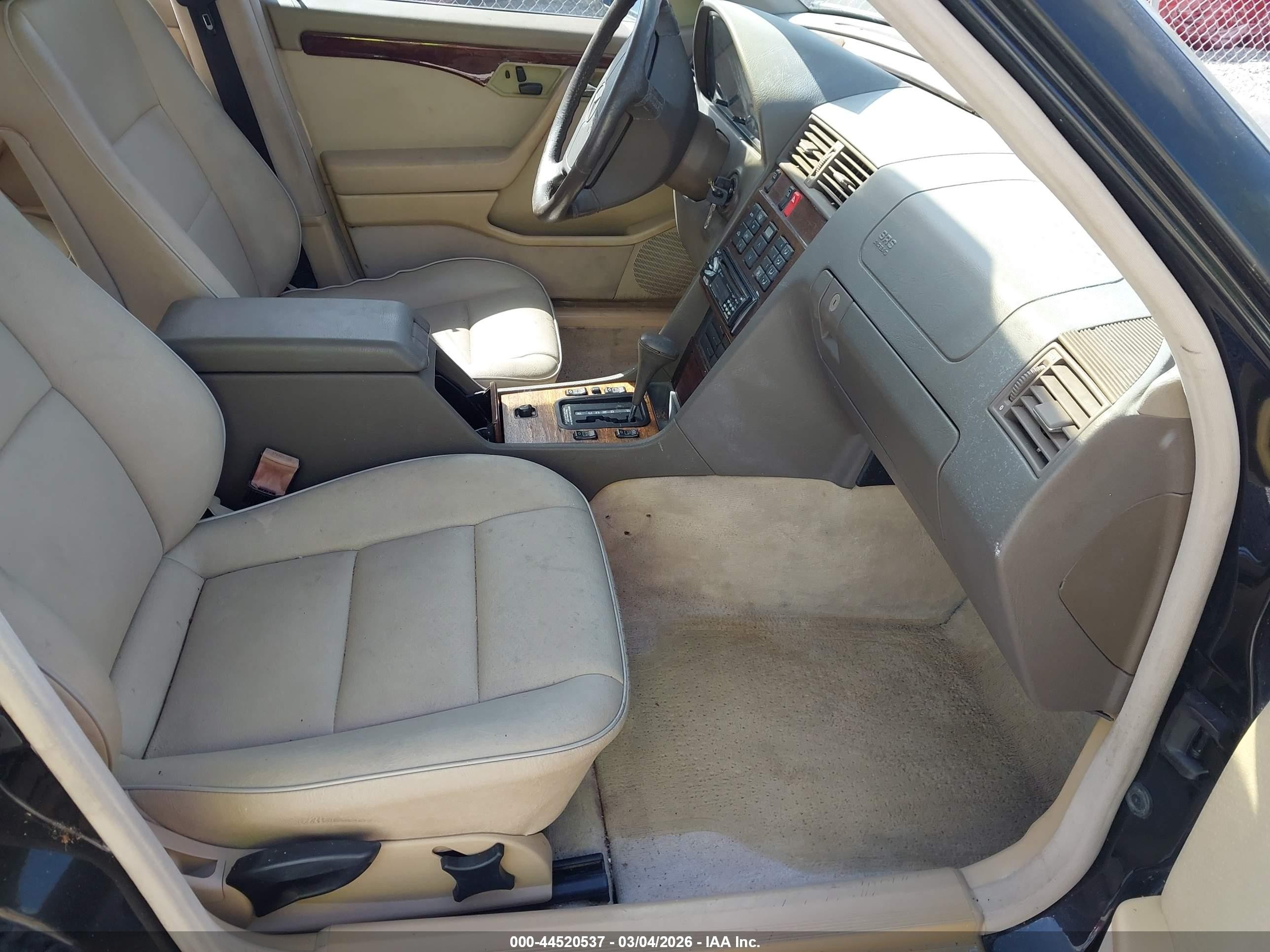 1994 Mercedes-benz C 220 Black vin: WDBHA22E9RF055933