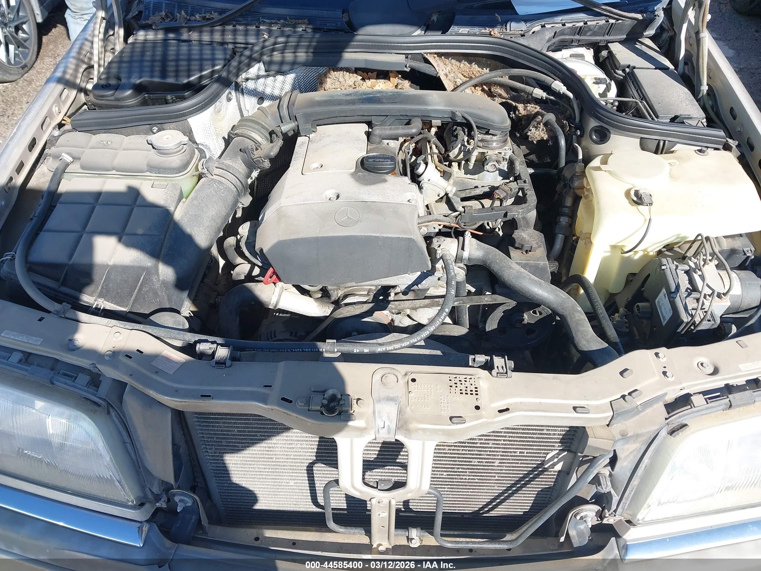 1997 Mercedes-benz C 230   Золотой vin: WDBHA23E2VF539578