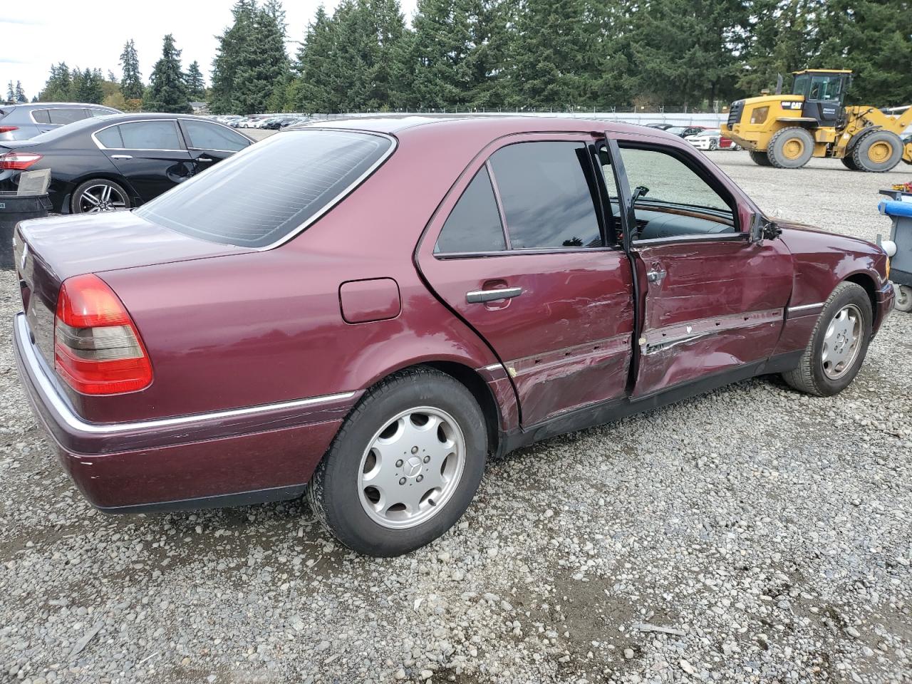 1997 Mercedes-benz C 230 Темно-бордовый vin: WDBHA23E2VF562696