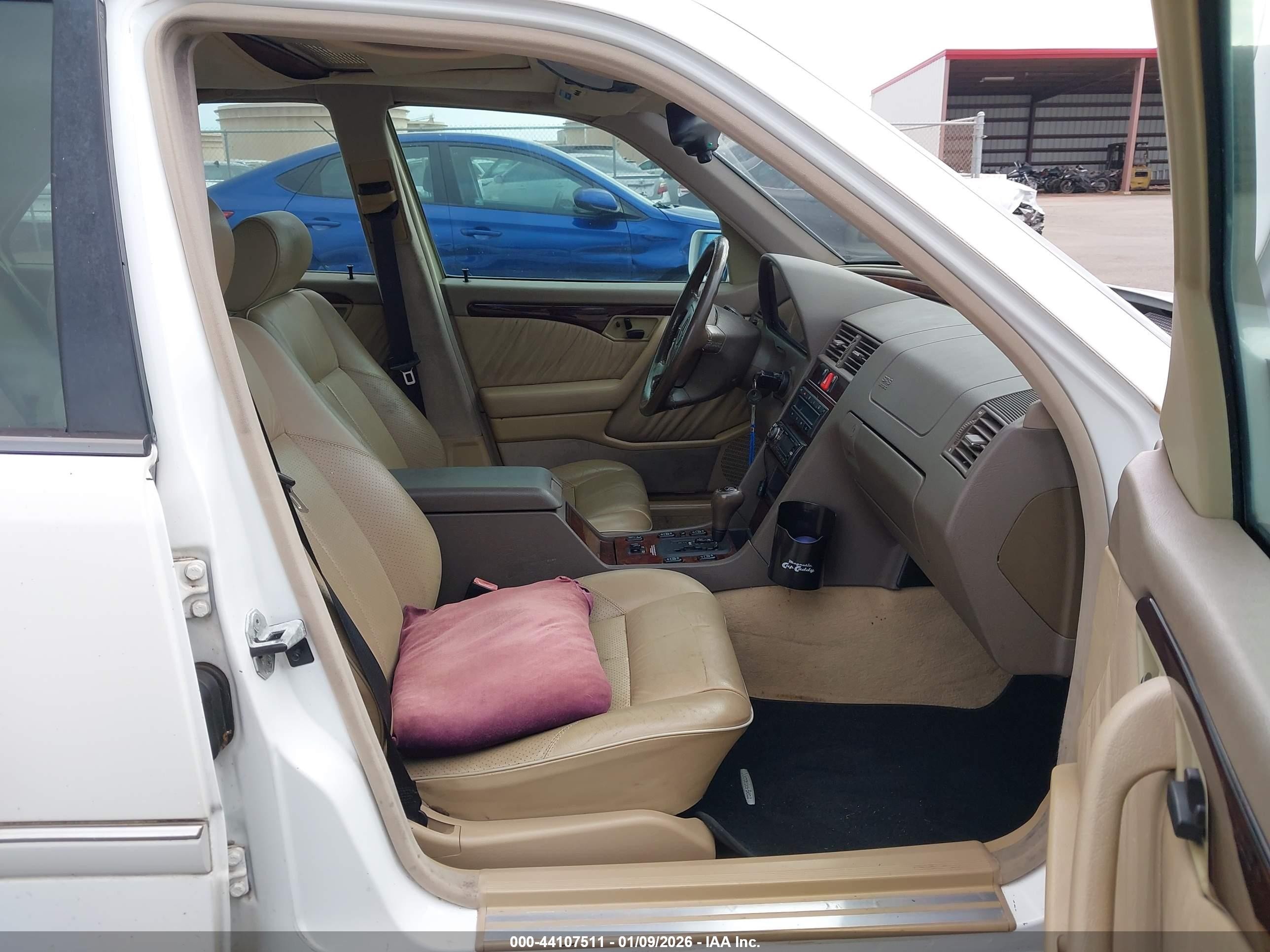 1997 Mercedes-benz C 230   Белый vin: WDBHA23E2VF572273