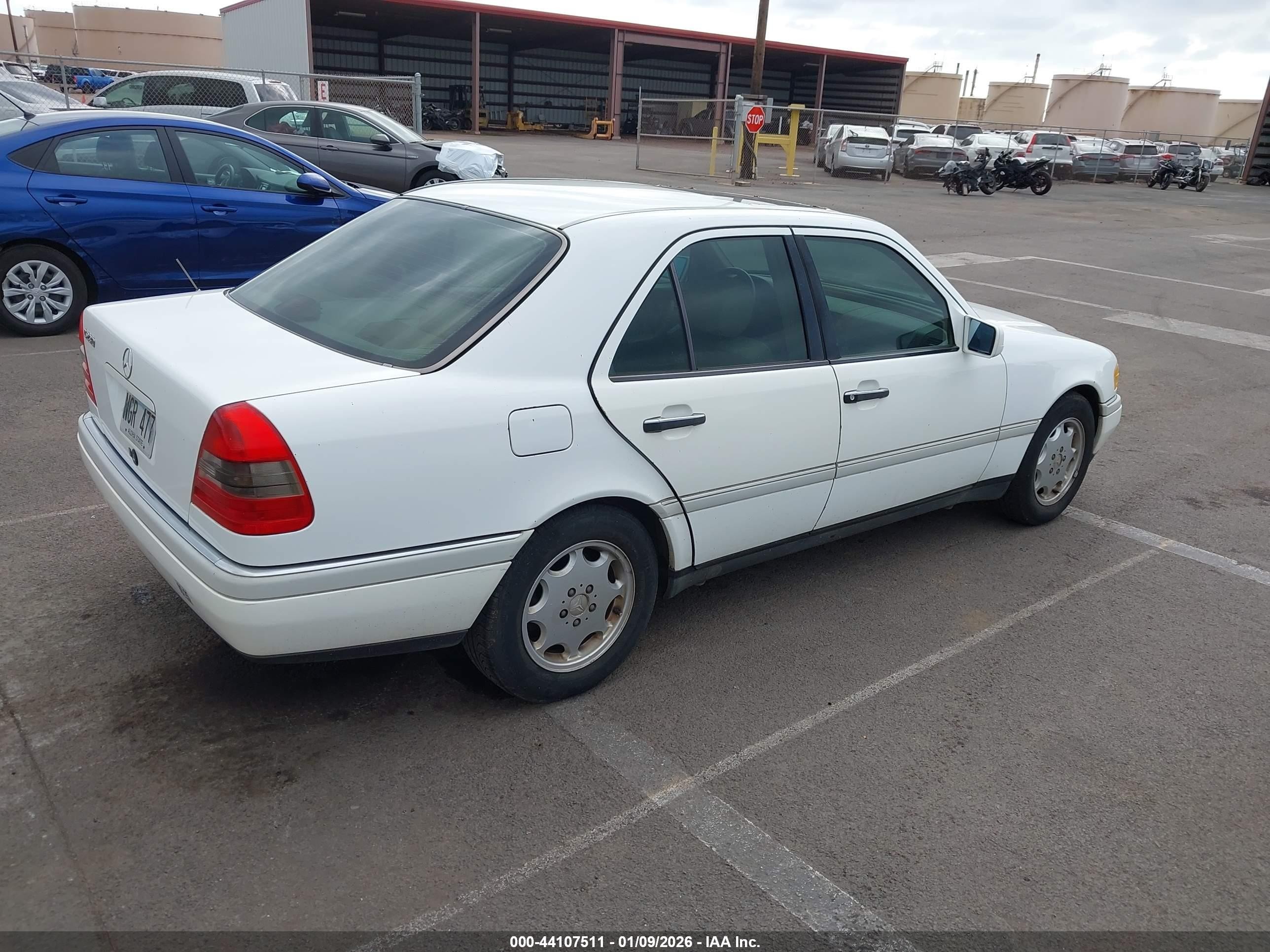 1997 Mercedes-benz C 230   Белый vin: WDBHA23E2VF572273