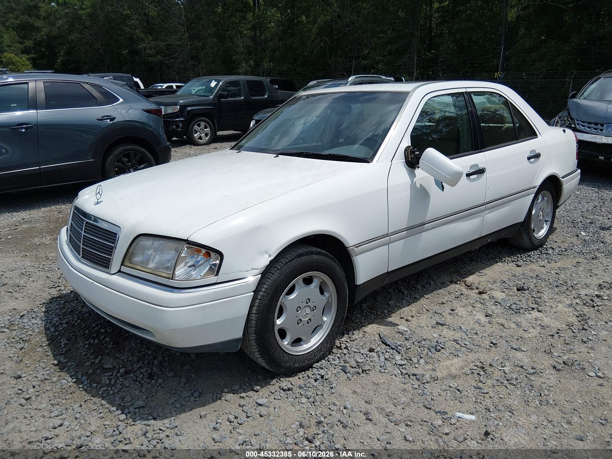 1997 Mercedes-benz C 230   Белый vin: WDBHA23E3VF493310