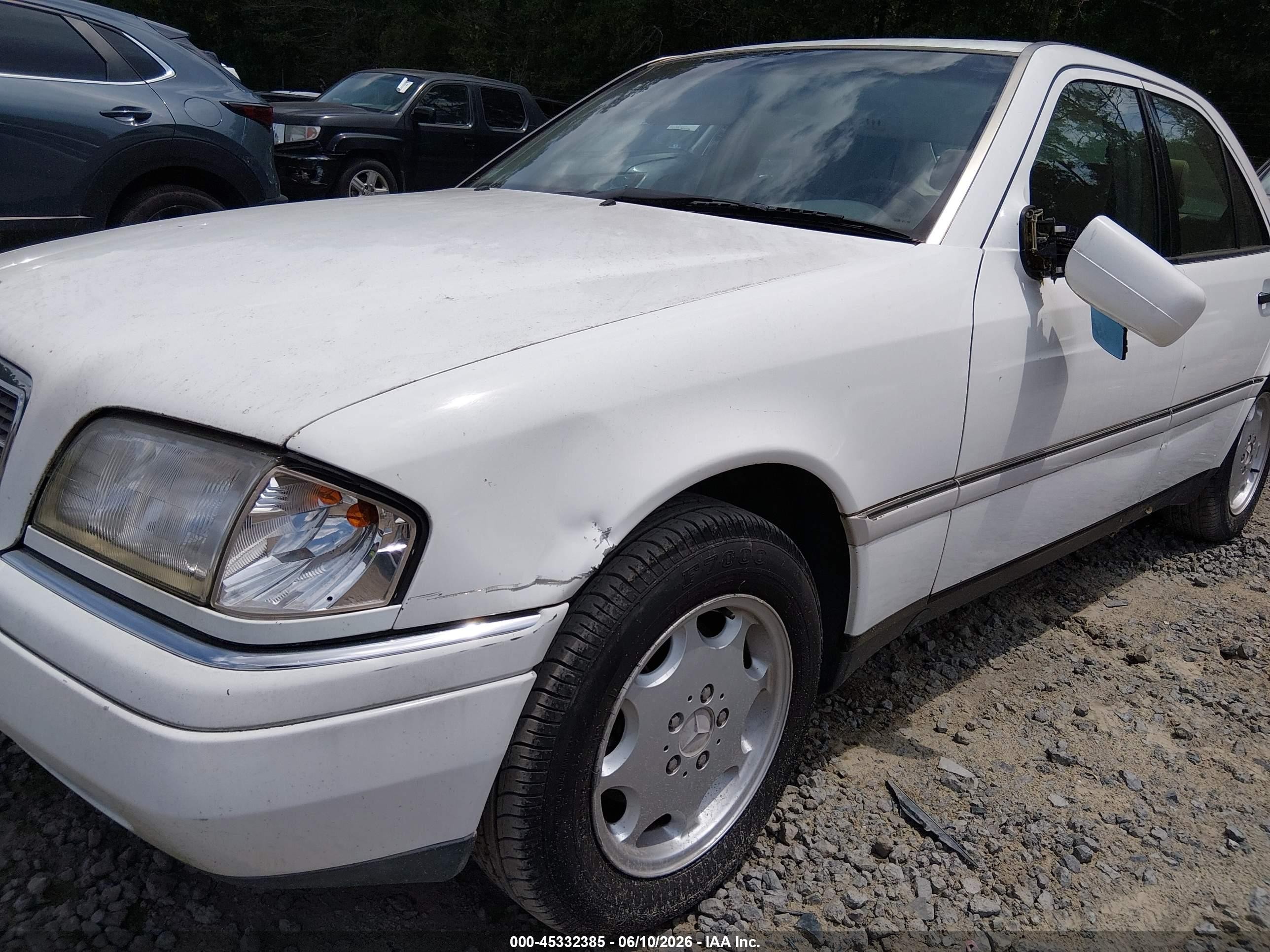 1997 Mercedes-benz C 230   Белый vin: WDBHA23E3VF493310