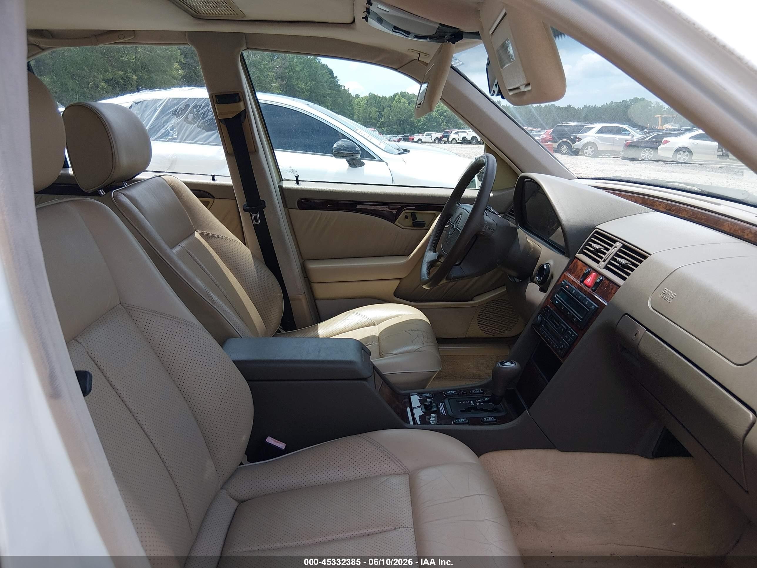 1997 Mercedes-benz C 230   Белый vin: WDBHA23E3VF493310