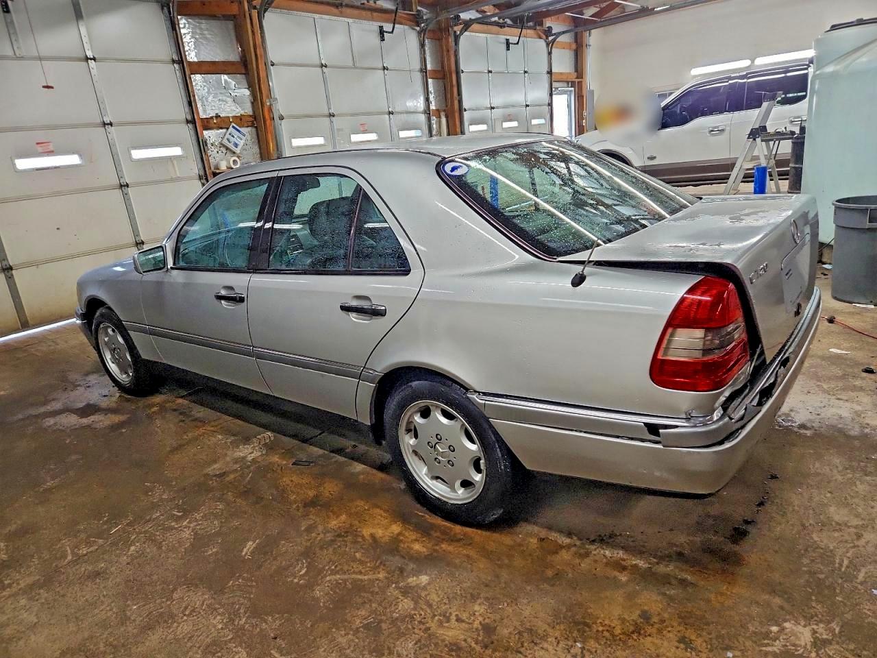1997 Mercedes-benz C 230 Серебряный vin: WDBHA23E3VF568314