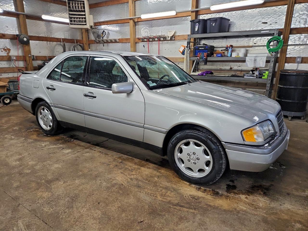 1997 Mercedes-benz C 230 Серебряный vin: WDBHA23E3VF568314