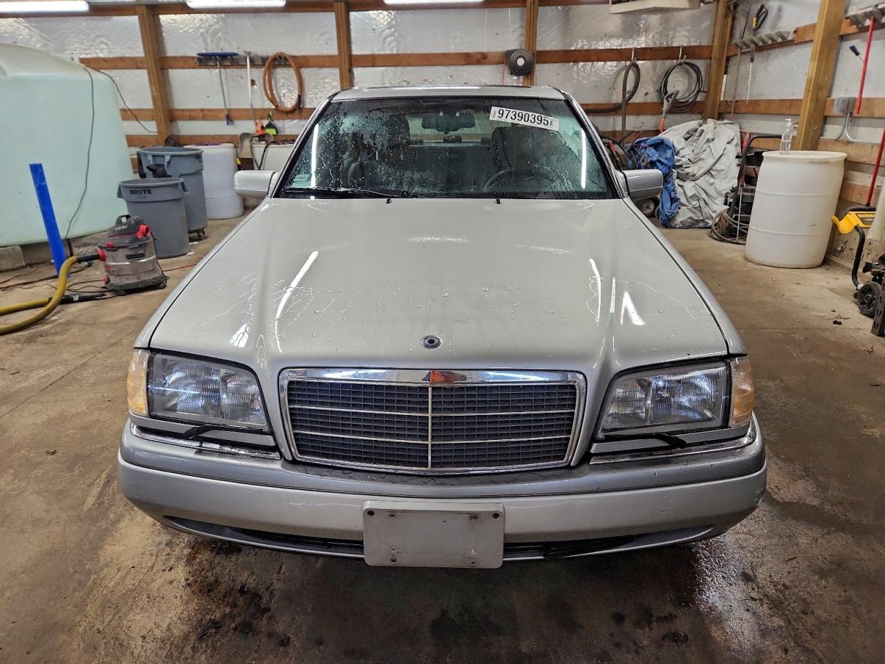 1997 Mercedes-benz C 230 Серебряный vin: WDBHA23E3VF568314