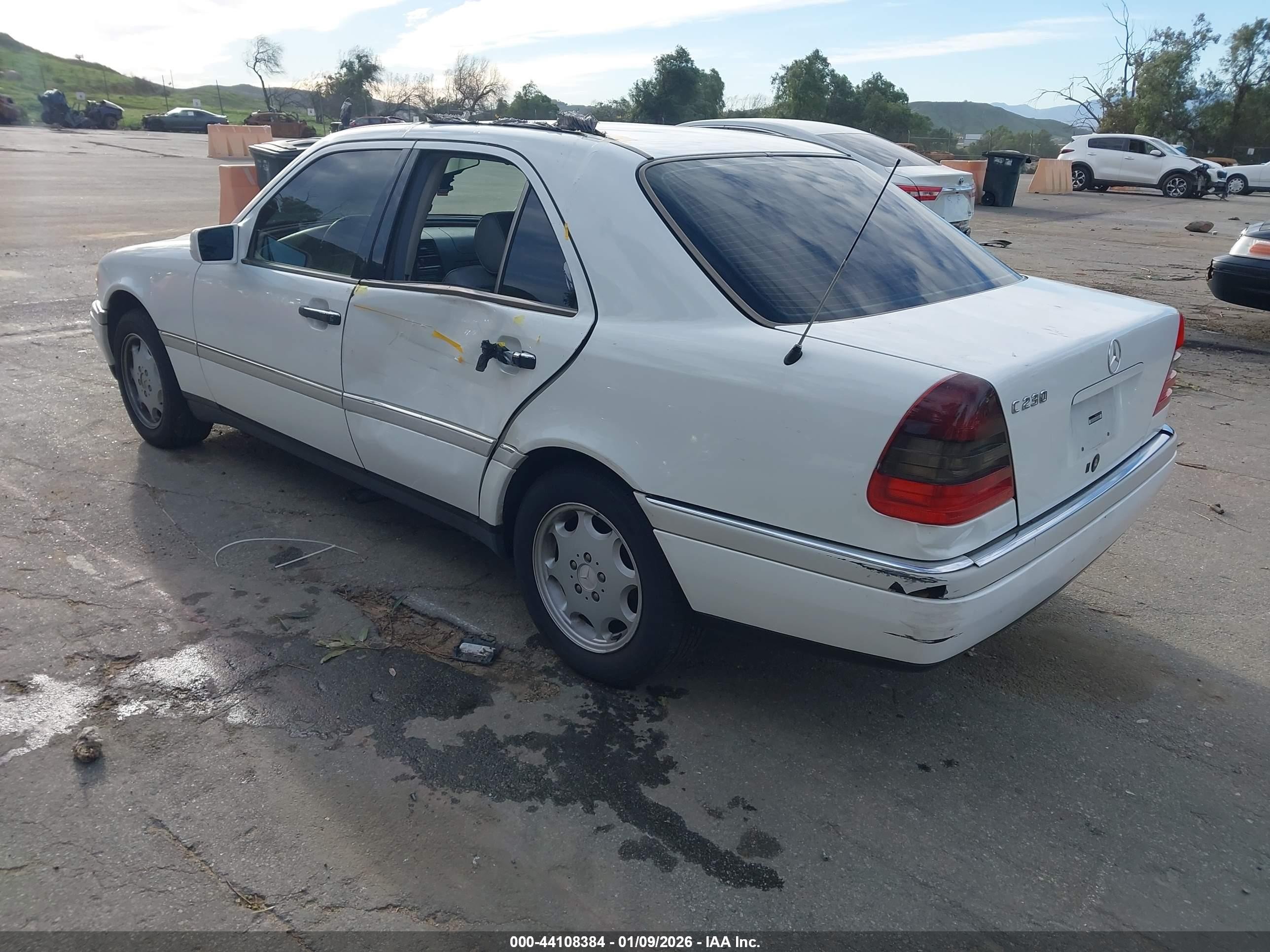 1997 Mercedes-benz C 230   White vin: WDBHA23E4VA488372