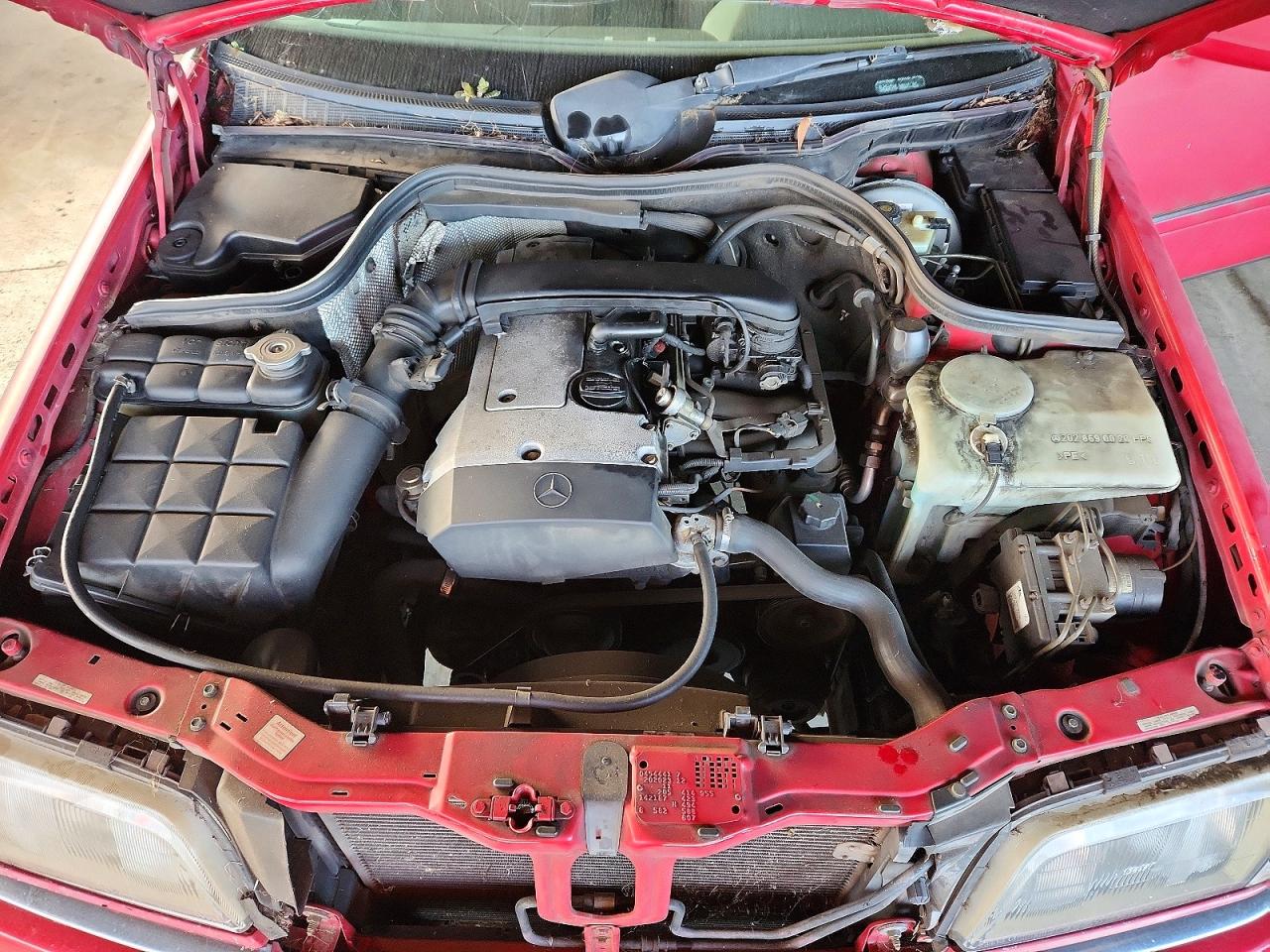 1997 Mercedes-benz C 230 Burgundy vin: WDBHA23E4VF502144
