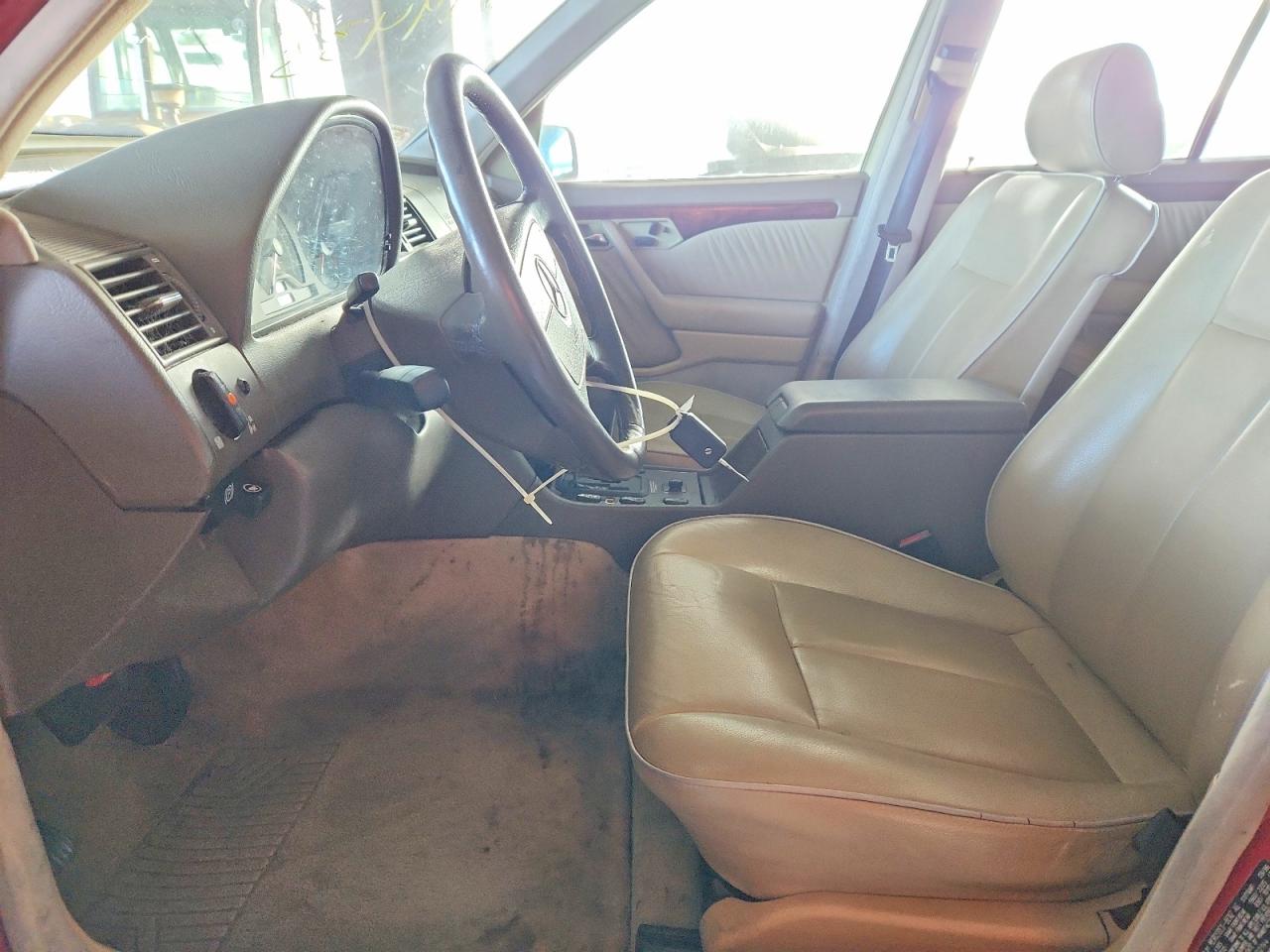 1997 Mercedes-benz C 230 Burgundy vin: WDBHA23E4VF502144
