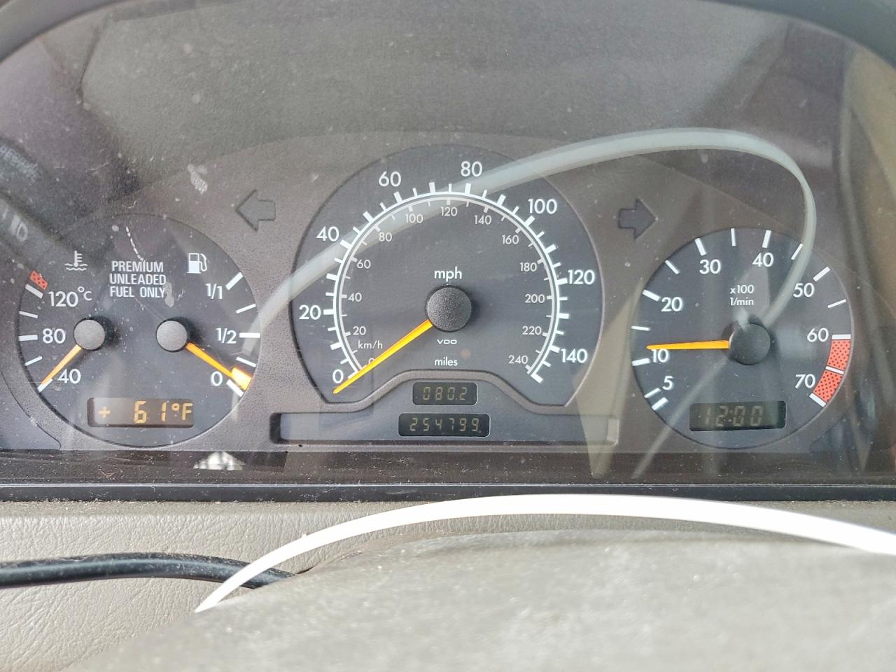 1997 Mercedes-benz C 230 Burgundy vin: WDBHA23E4VF502144
