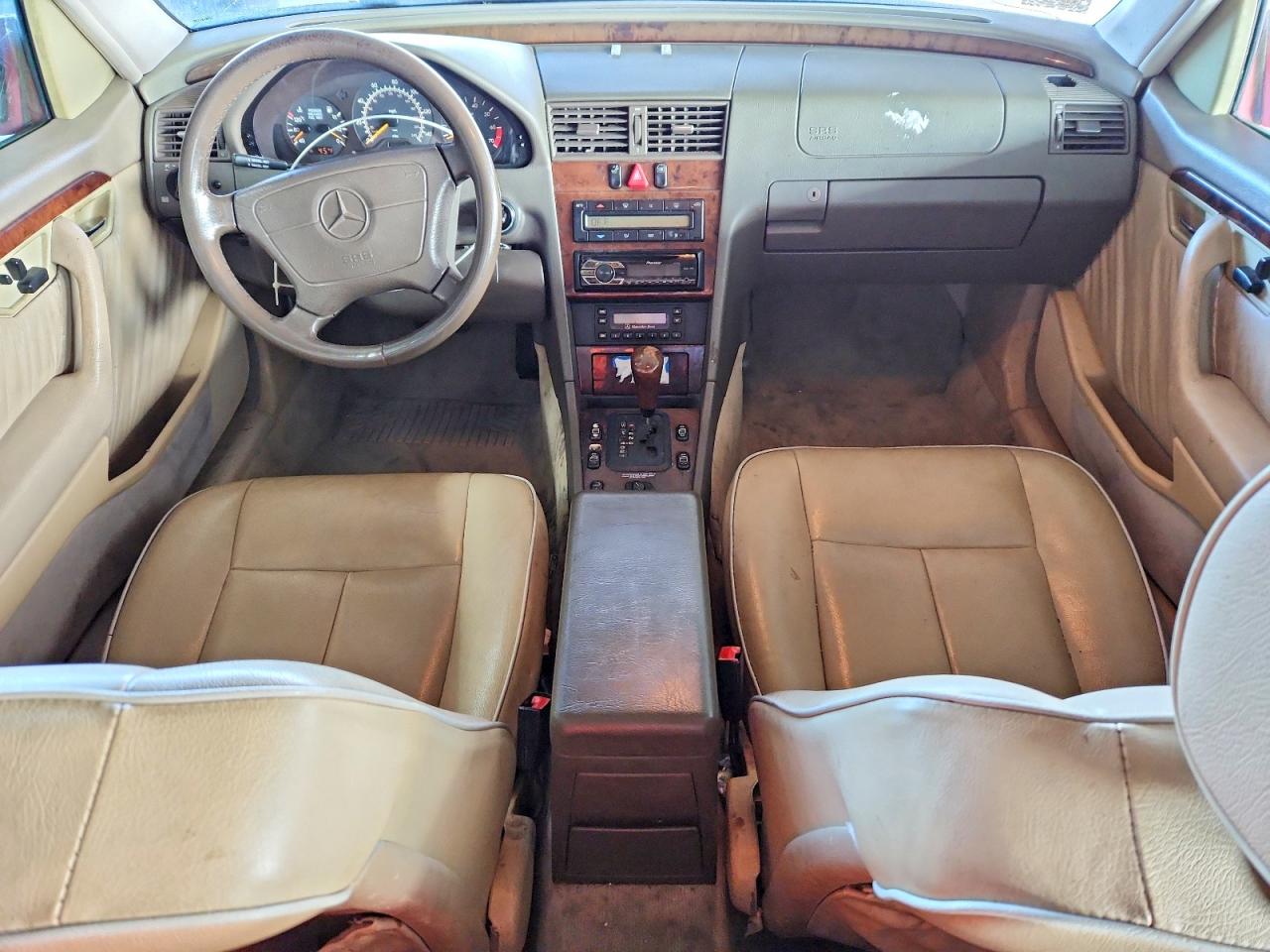 1997 Mercedes-benz C 230 Burgundy vin: WDBHA23E4VF502144