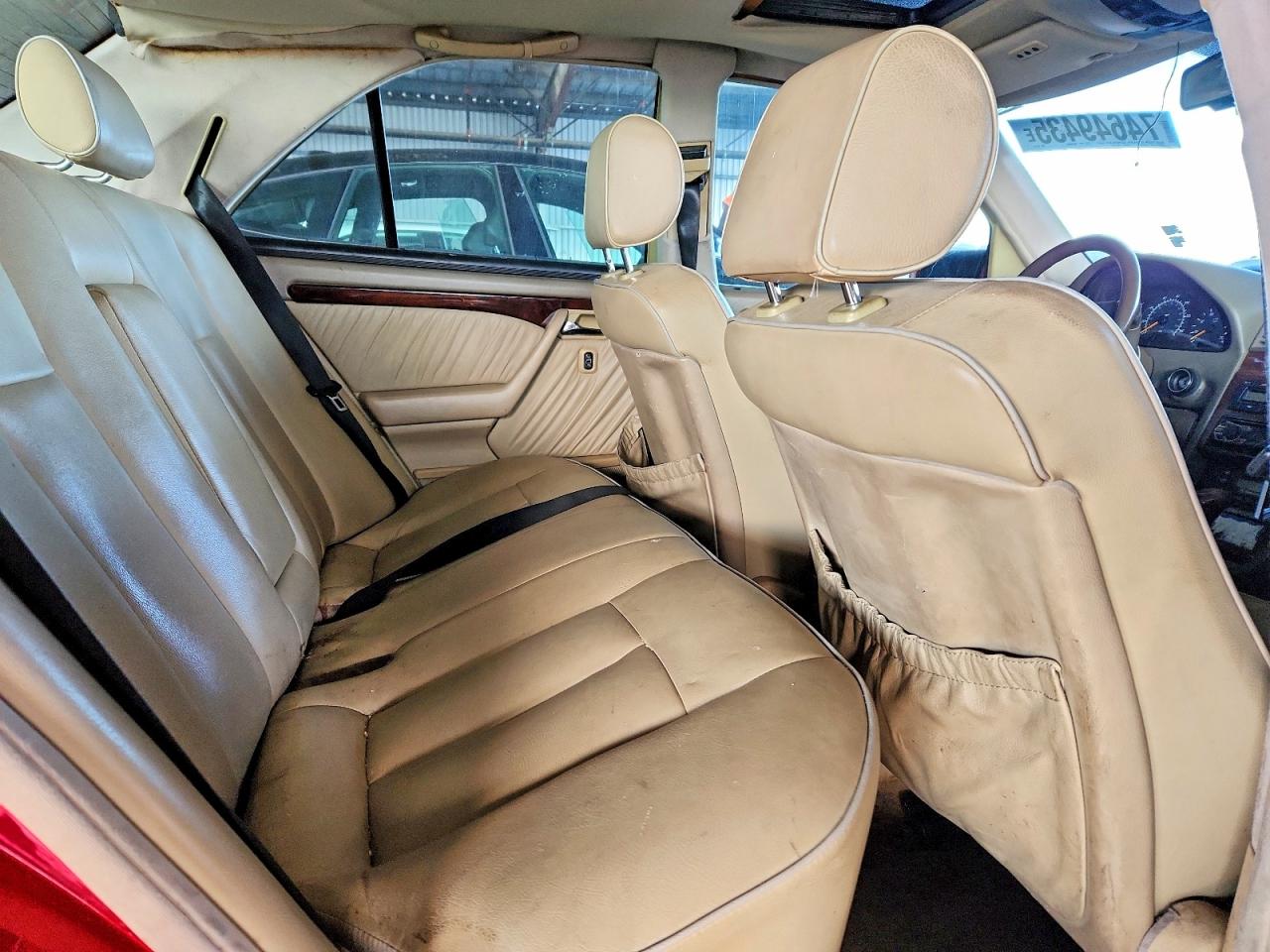 1997 Mercedes-benz C 230 Burgundy vin: WDBHA23E4VF502144