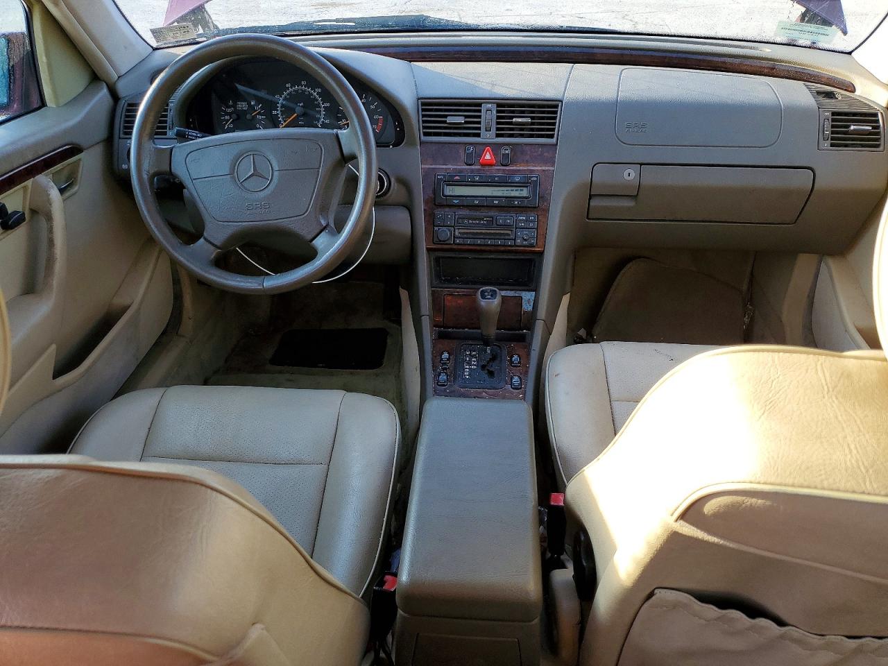 1997 Mercedes Benz C 230 Burgundy vin: WDBHA23E4VF509255