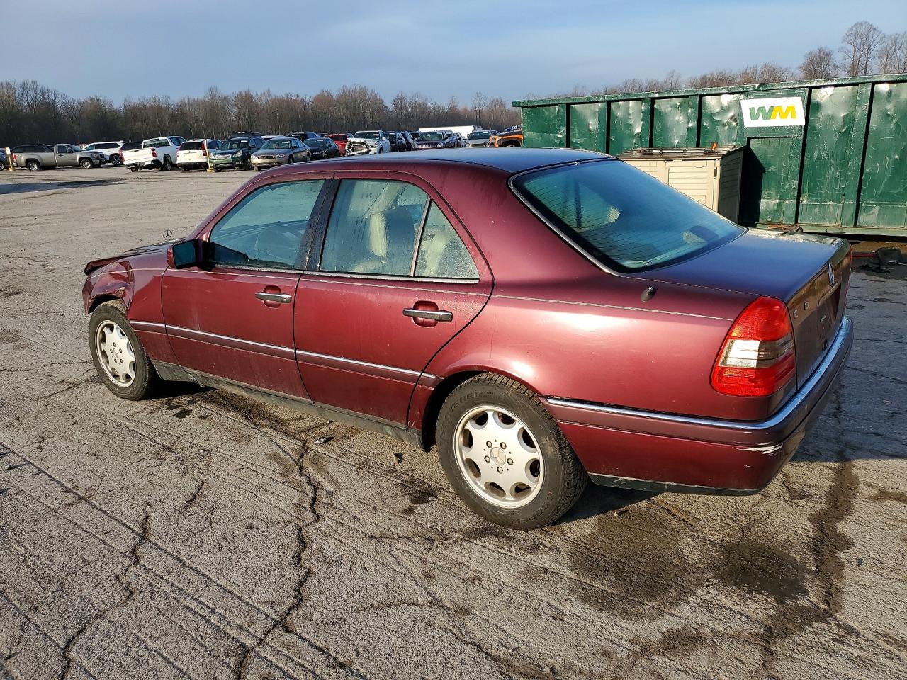1997 Mercedes Benz C 230 Burgundy vin: WDBHA23E4VF509255
