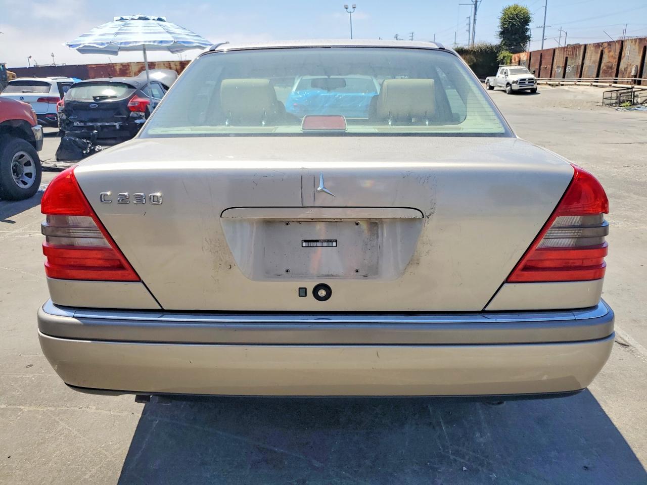 1997 Mercedes-benz C 230 Gold vin: WDBHA23E4VF512284