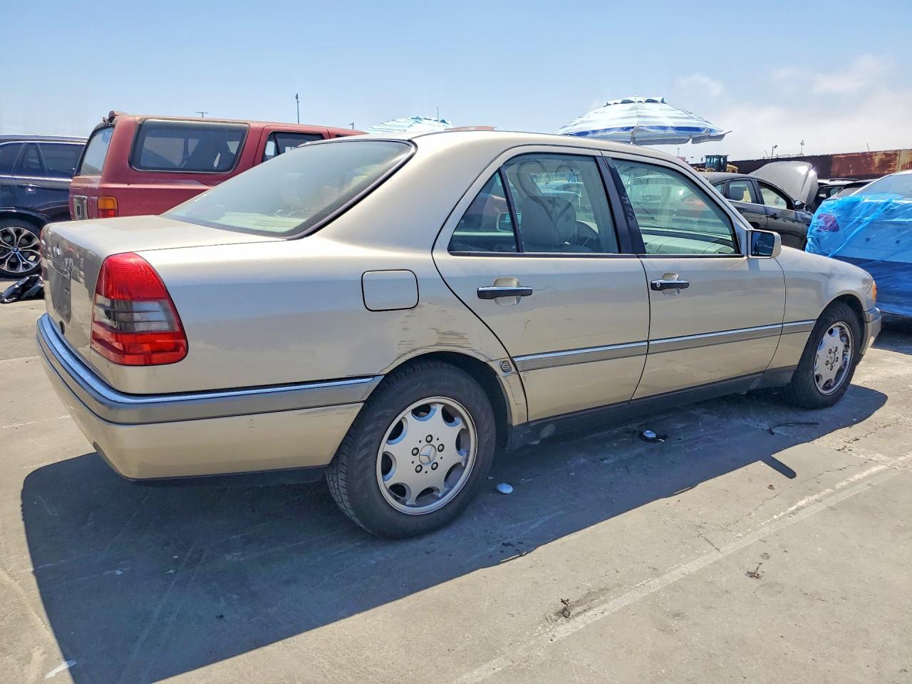 1997 Mercedes-benz C 230 Gold vin: WDBHA23E4VF512284