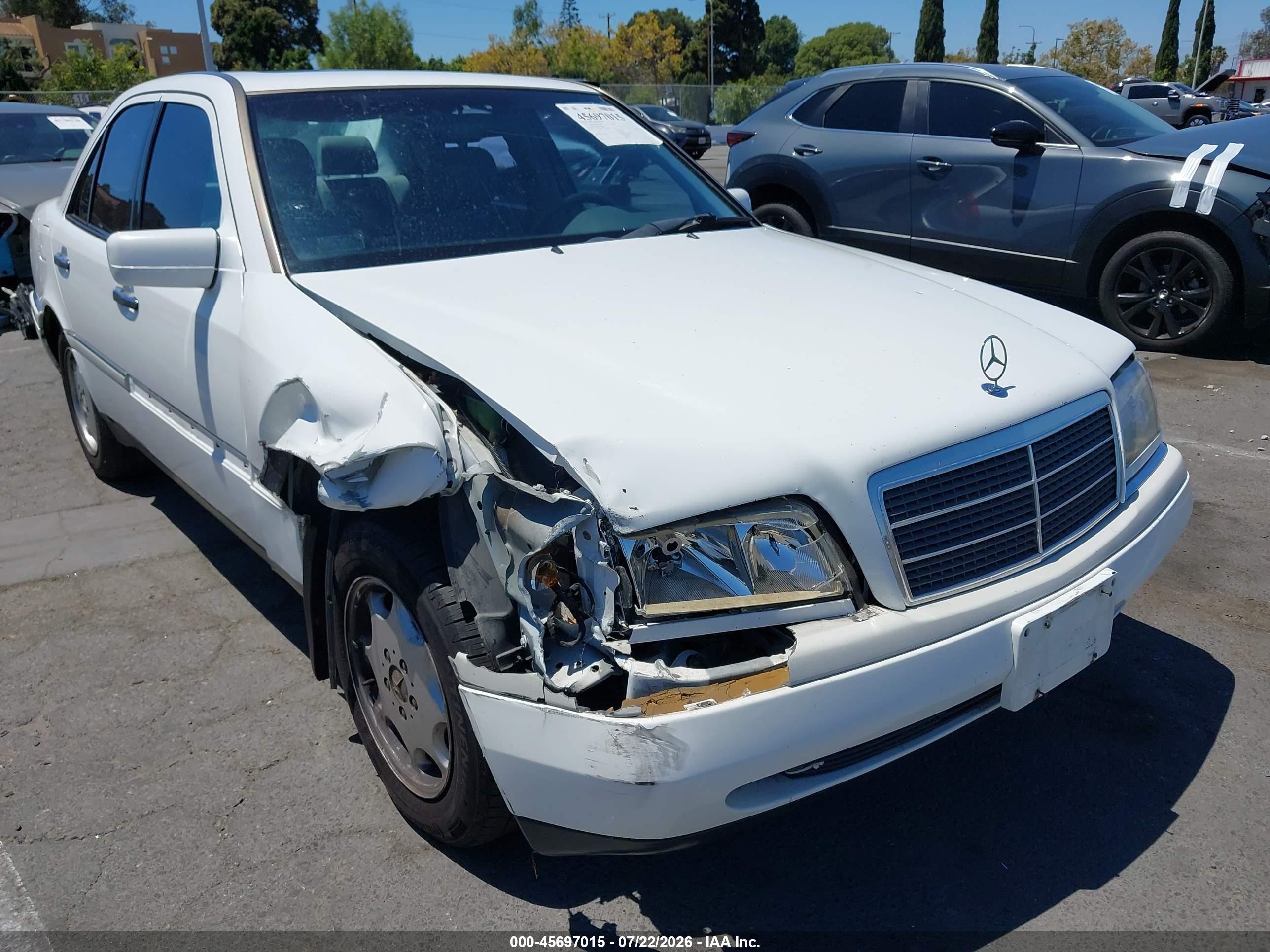 1997 Mercedes-benz C 230   White vin: WDBHA23E4VF545902