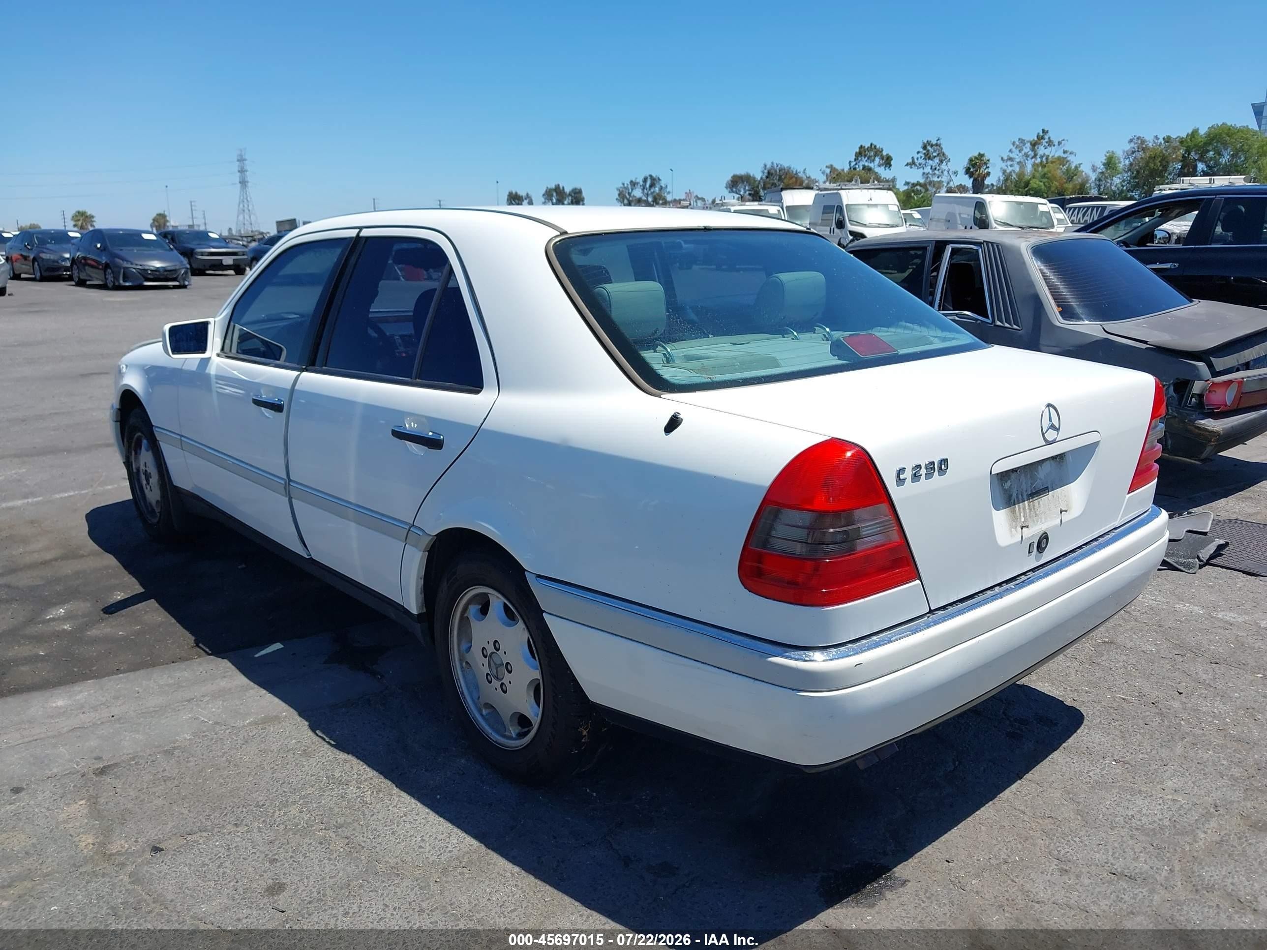 1997 Mercedes-benz C 230   White vin: WDBHA23E4VF545902