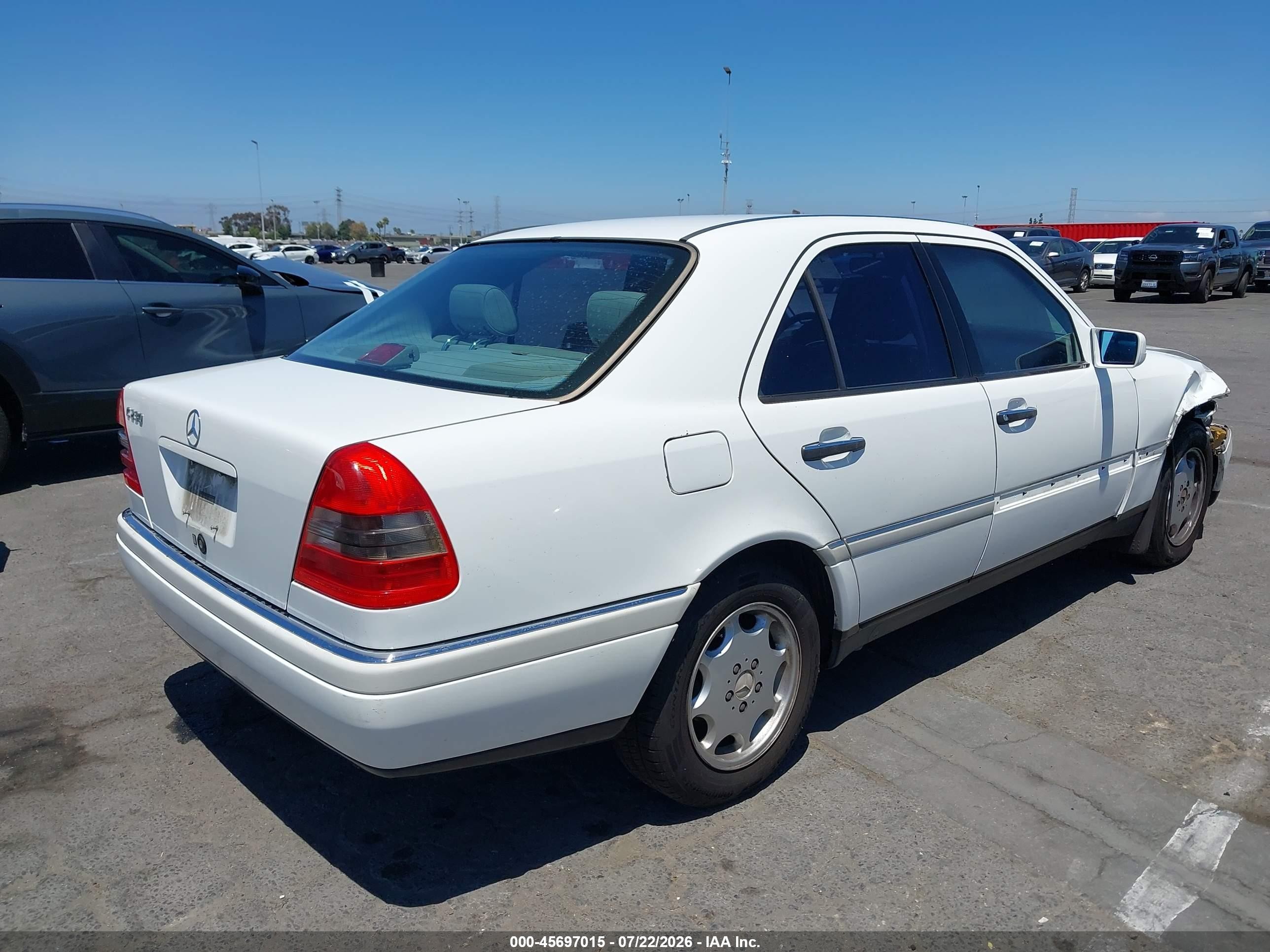 1997 Mercedes-benz C 230   White vin: WDBHA23E4VF545902