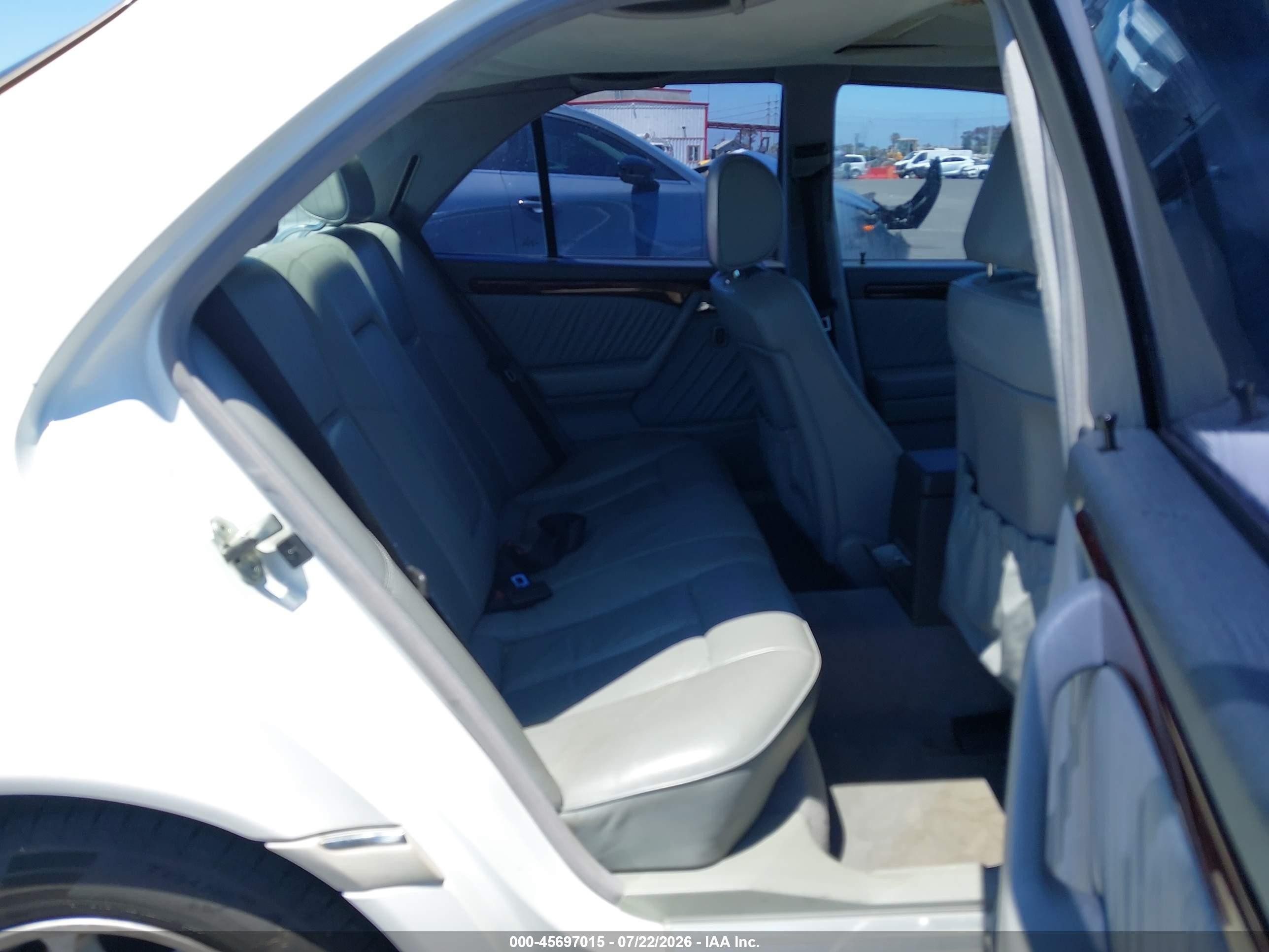 1997 Mercedes-benz C 230   White vin: WDBHA23E4VF545902