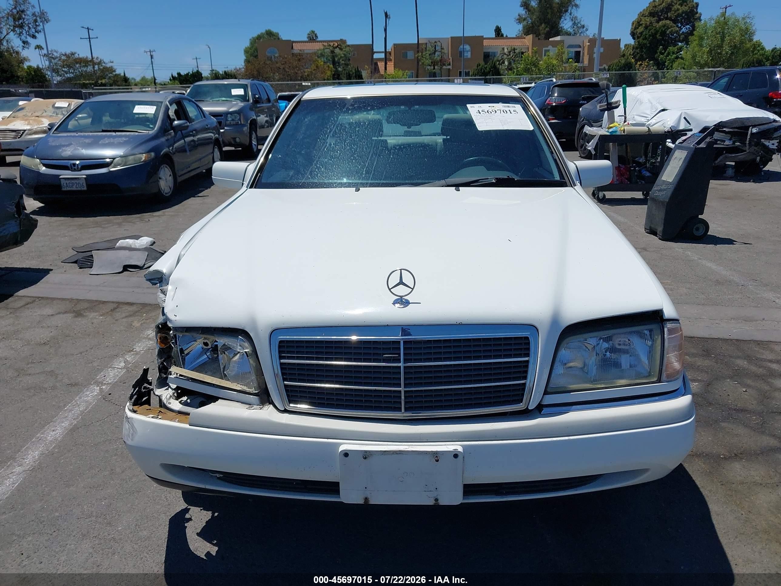 1997 Mercedes-benz C 230   White vin: WDBHA23E4VF545902